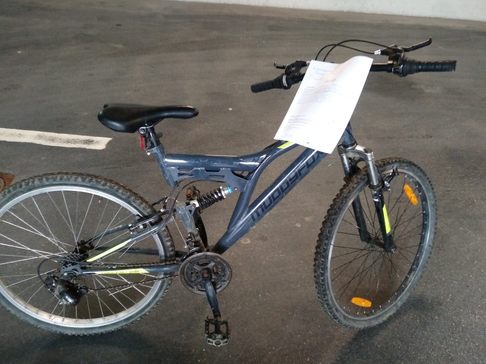 Kolo znamke Muddyfox najdeno v Ponikvah. (PU Novo mesto)