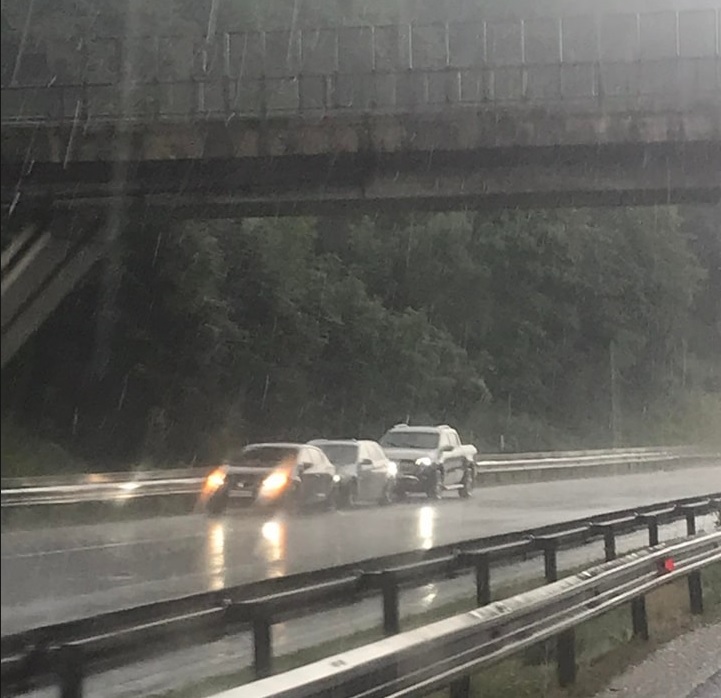 ustavljanje pod nadvozom