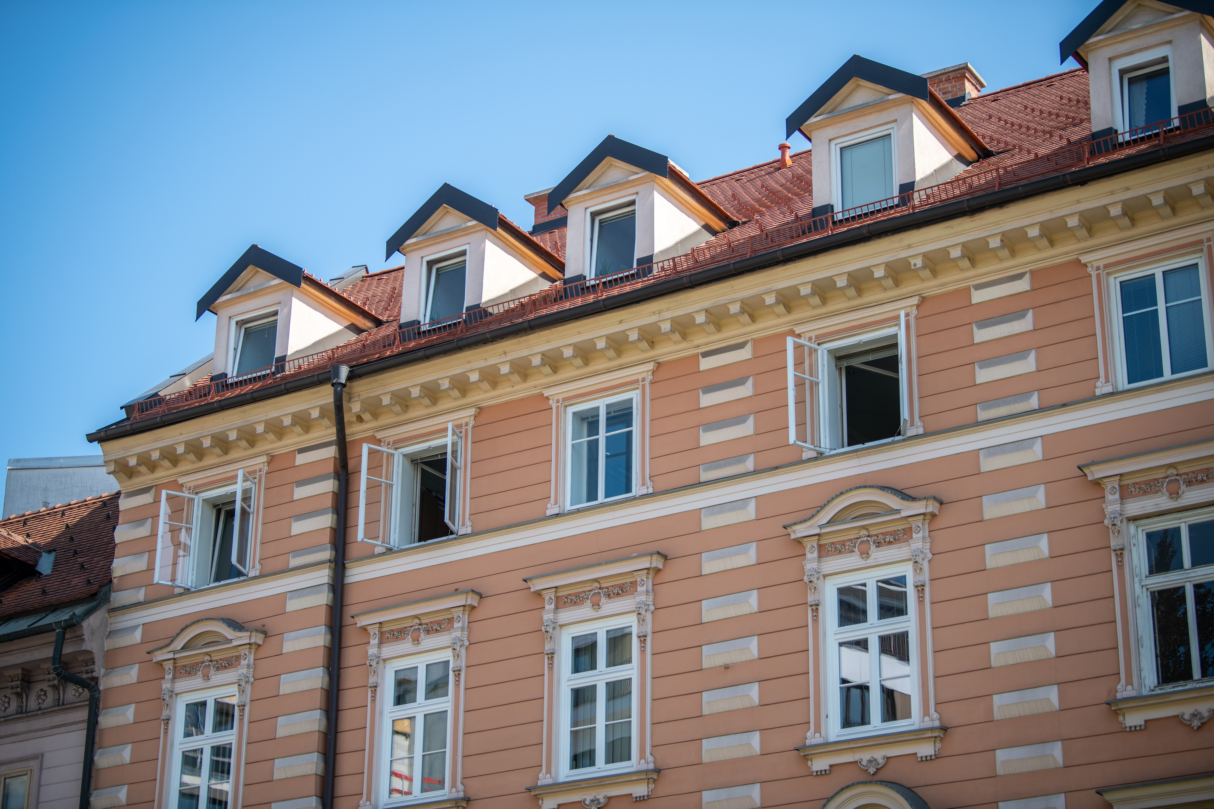 simbolna, simbolno, stavba, Ljubljana, nepremičnine, stanovanje, streha