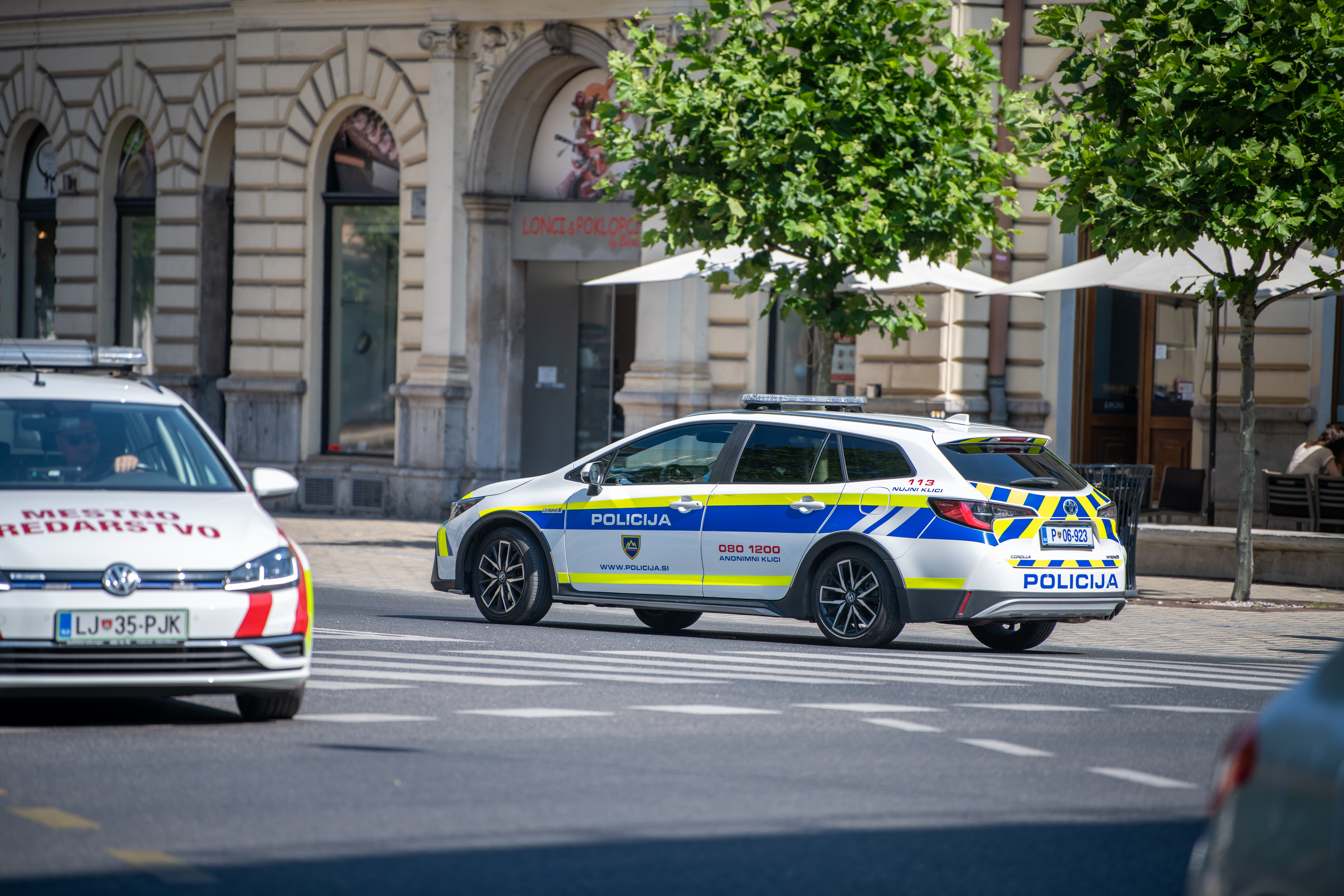 simbolna, simbolno, policija, policijski avto, Ljubljana, patrulja