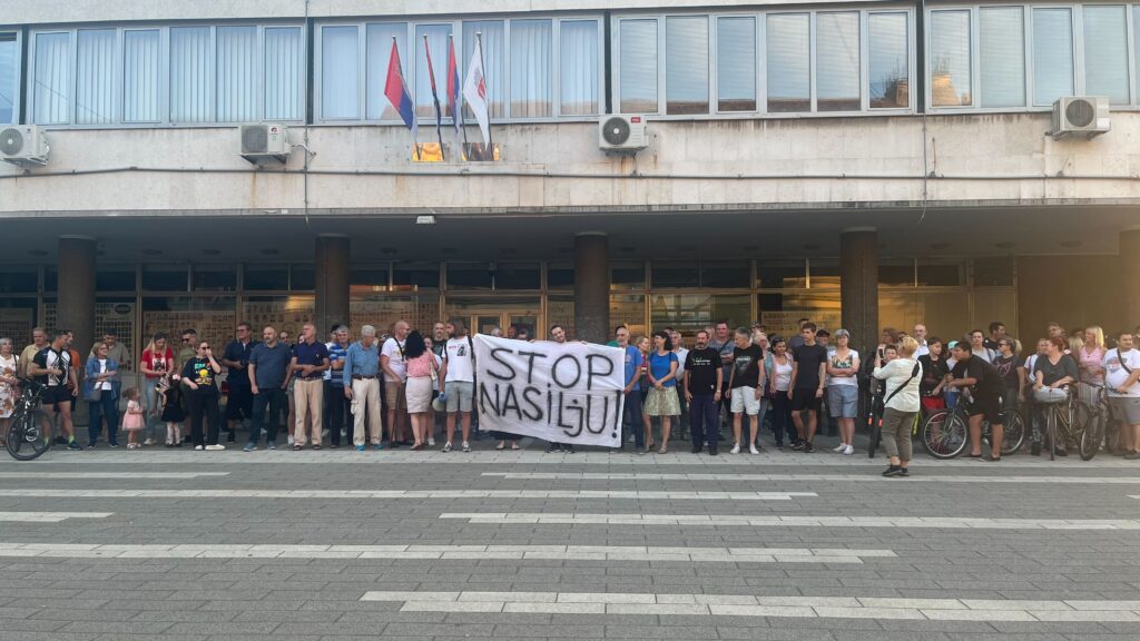 1688151118-1688147697-protest-pancevo-1-1024x576.jpg