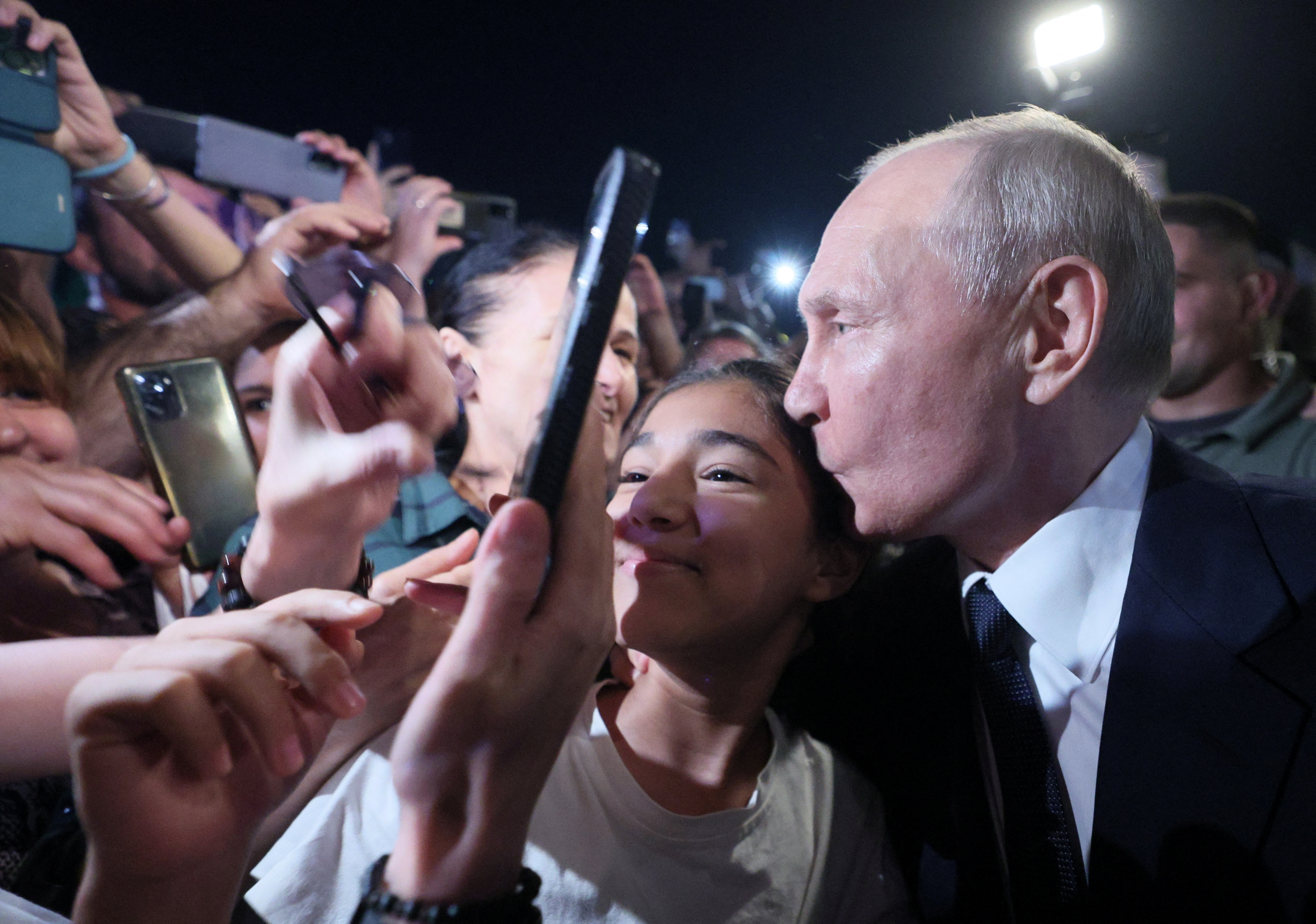 rusija,predsednik,vladimir Putin,Dagestan,selfi,Fatima Tagirova