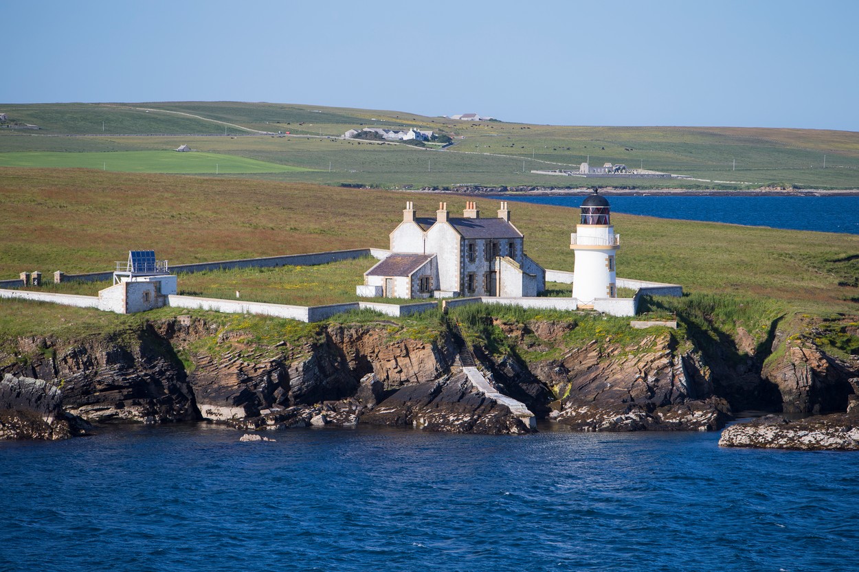 lighthouse,orkney