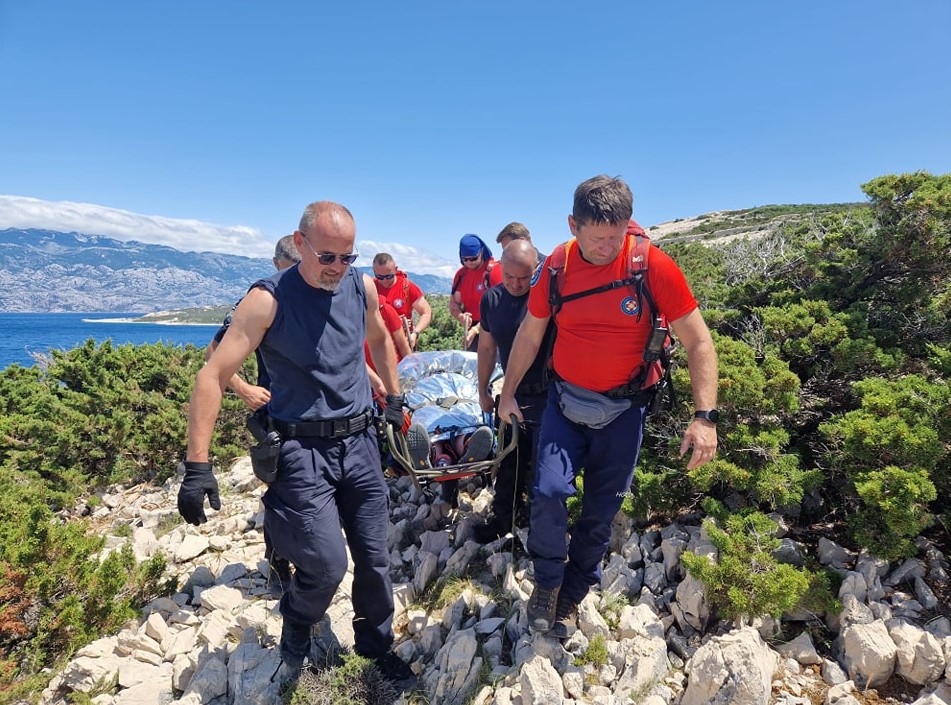 Reševanje preživelih Pag