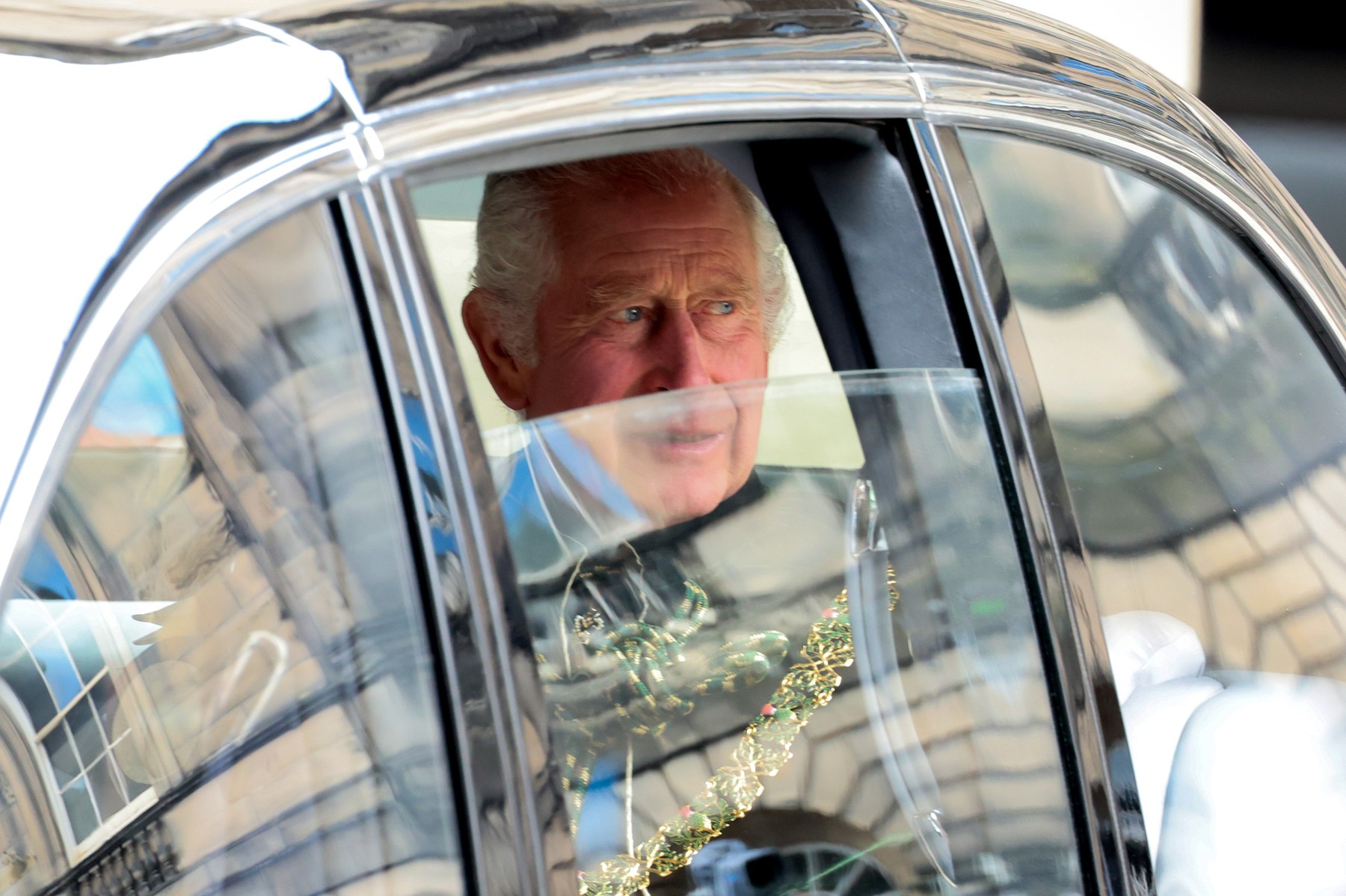 Karel III., kronanje, Edinburgh