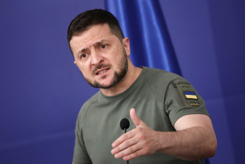 1688650579-2023-07-06T124620Z_1636978846_RC2OX1AOF6SB_RTRMADP_3_UKRAINE-CRISIS-ZELENSKIY-BULGARIA-1024x684.jpg