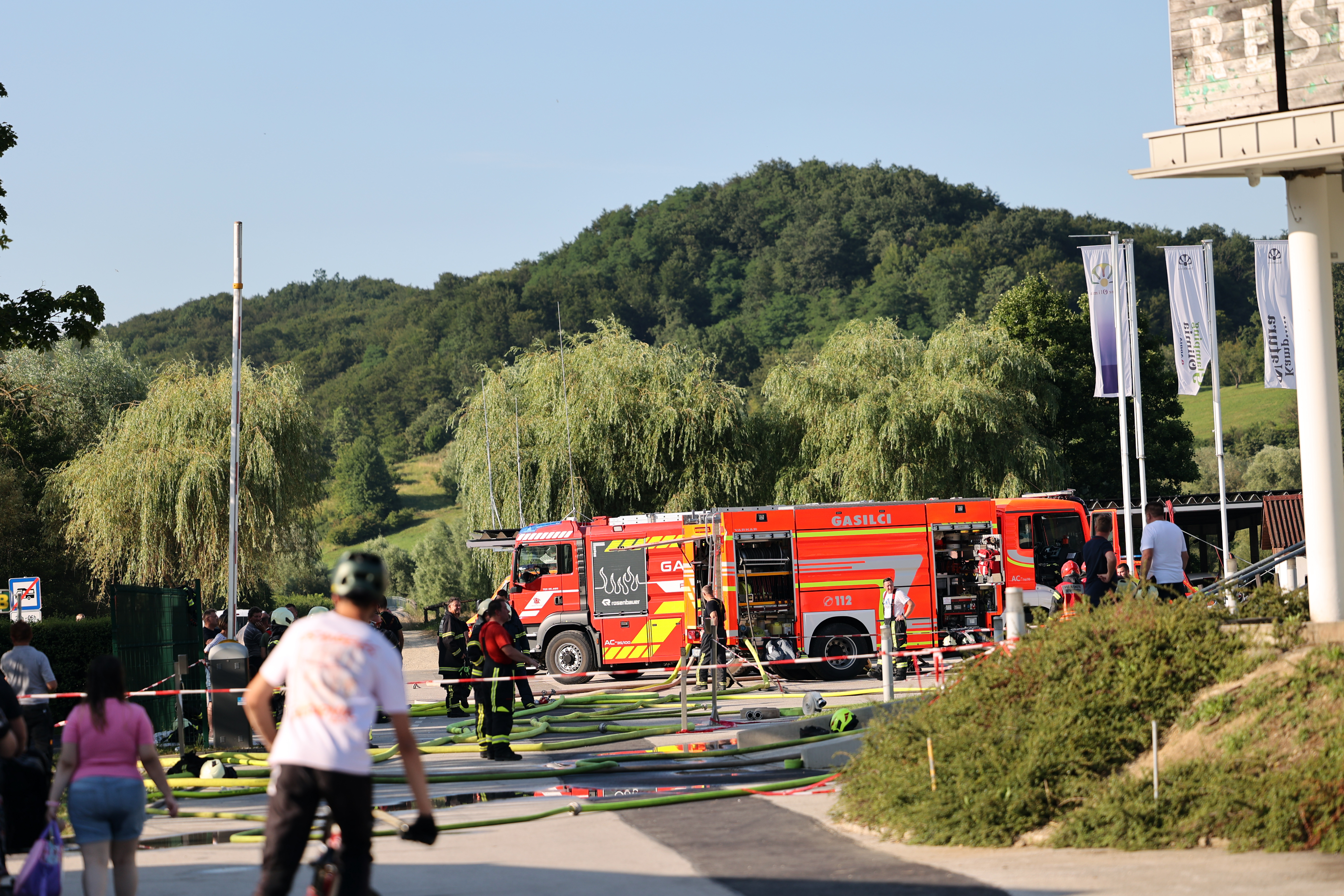 Aqualuna, požar, podčetrtek