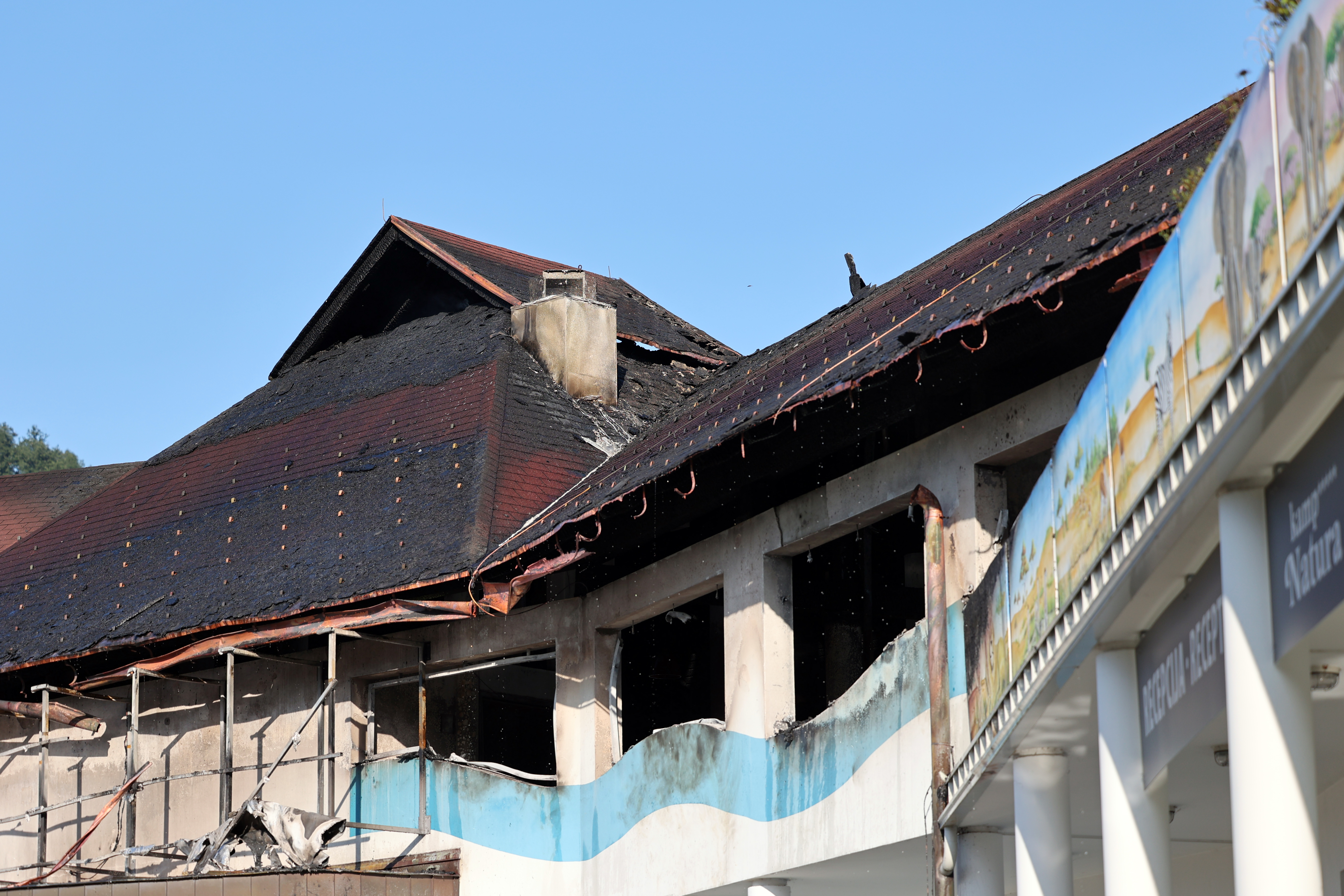 Aqualuna, požar, podčetrtek