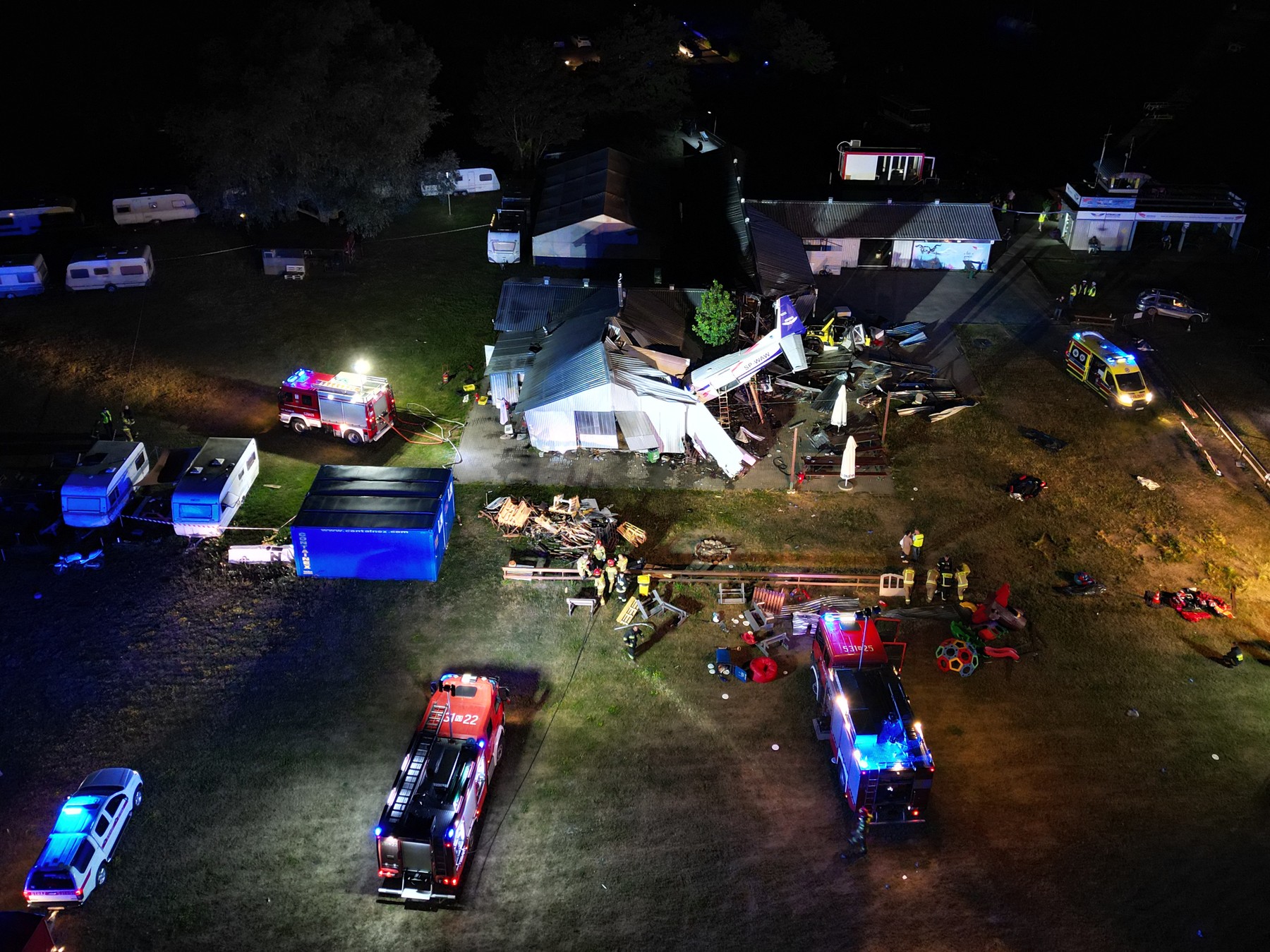 hangar, trčenje, letalo, poljska