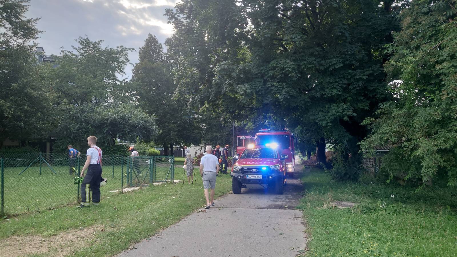 Posledice neurja na Koseškem bajerju v Ljubljani. (Foto: Bralec)