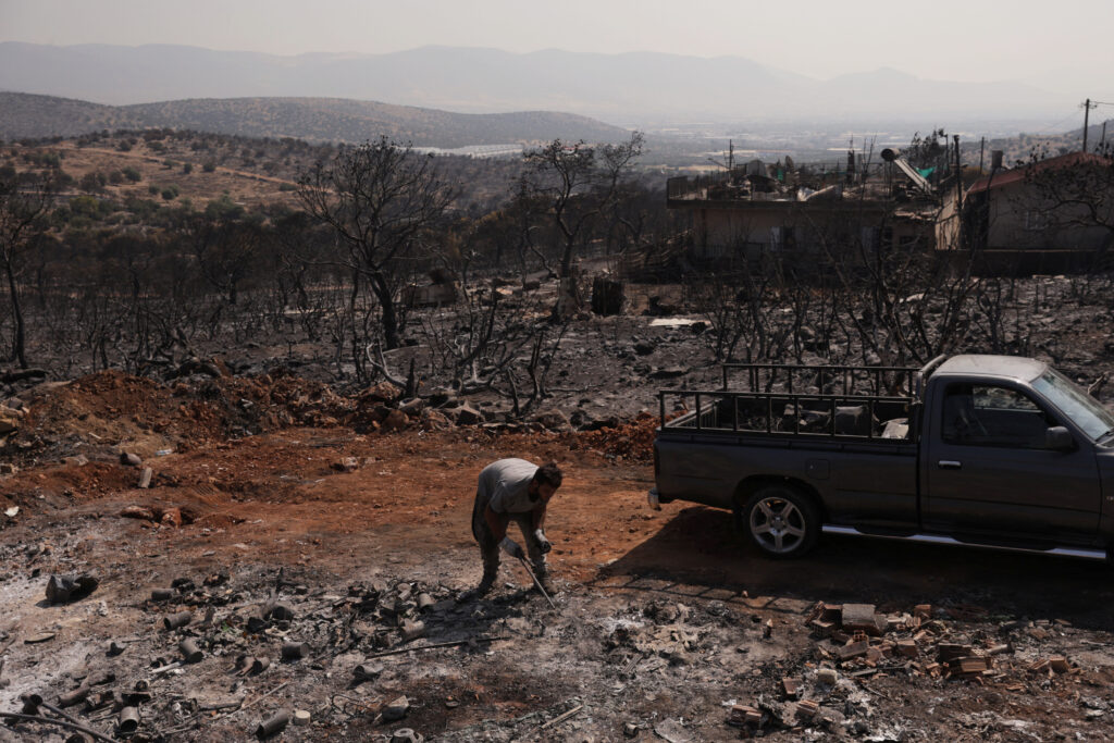 1690027660-2023-07-21T093606Z_977983000_RC2K72AAKYUD_RTRMADP_3_EUROPE-WEATHER-GREECE-WILDFIRE-1024x683.jpg