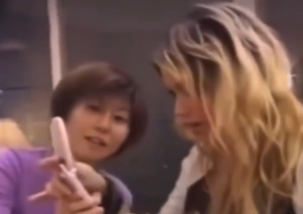 Shakira, mobilni telefon, kamera