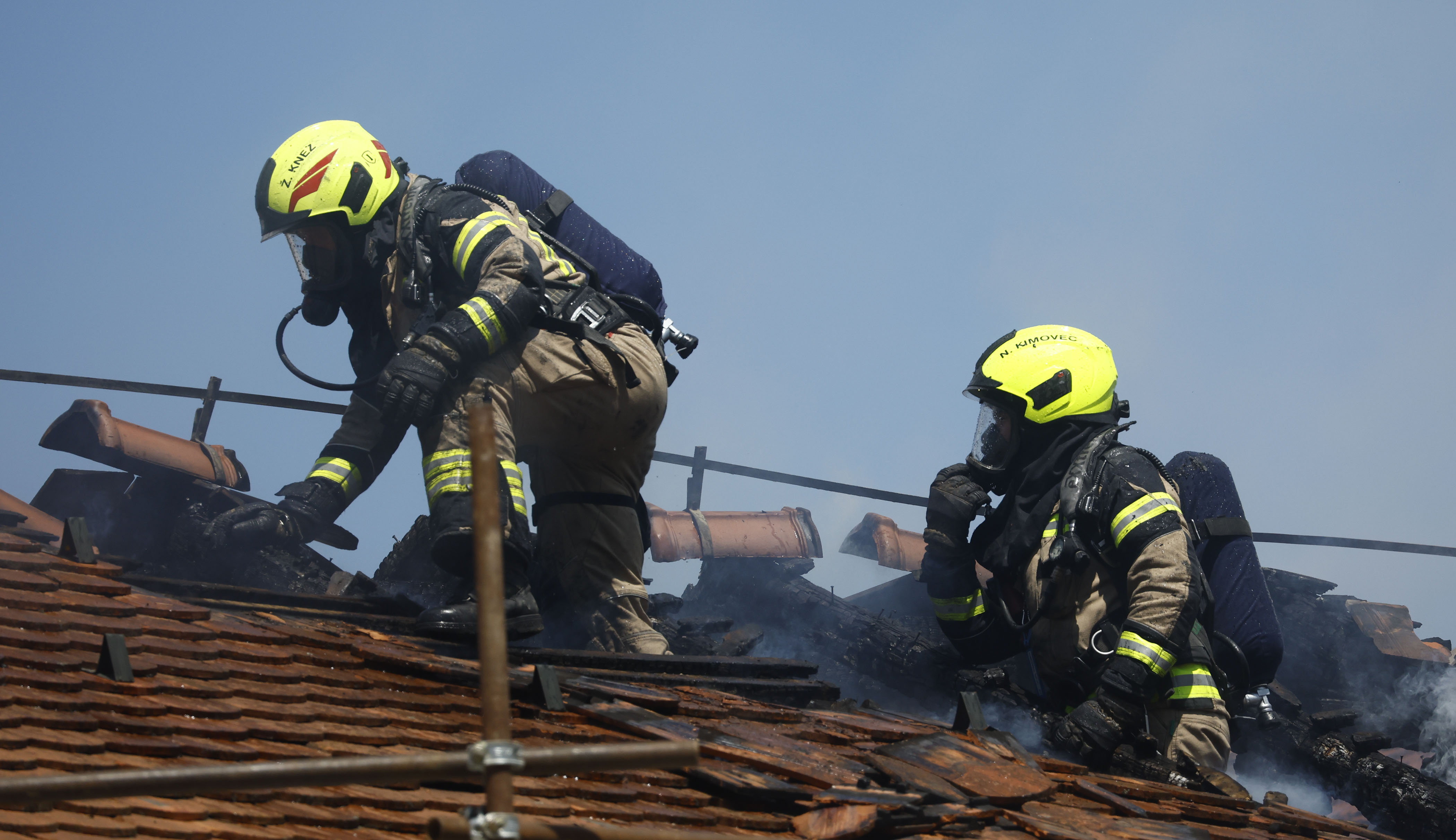 Požar na stavbi Psihiatrične klinike Ljubljana (Foto: Borut Živulović/BOBO)