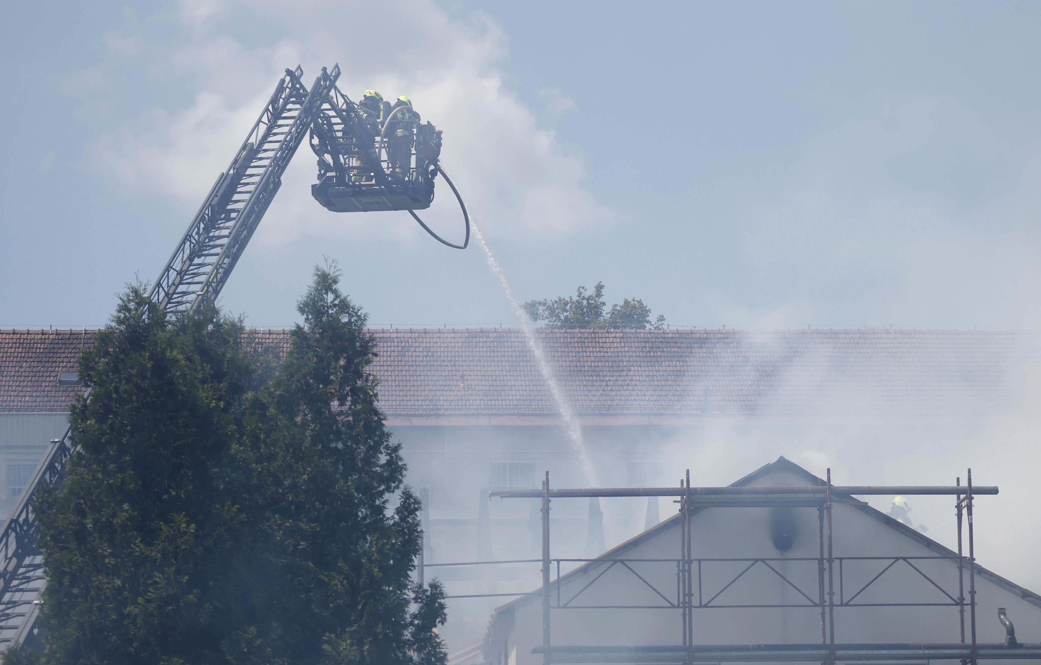 Požar na stavbi Psihiatrične klinike Ljubljana (Foto: Borut Živulović/BOBO)
