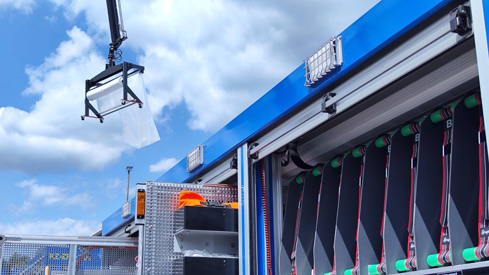 specialno vozilo, intervencija, neurje, ujma, uprava za zaščito in reševanje