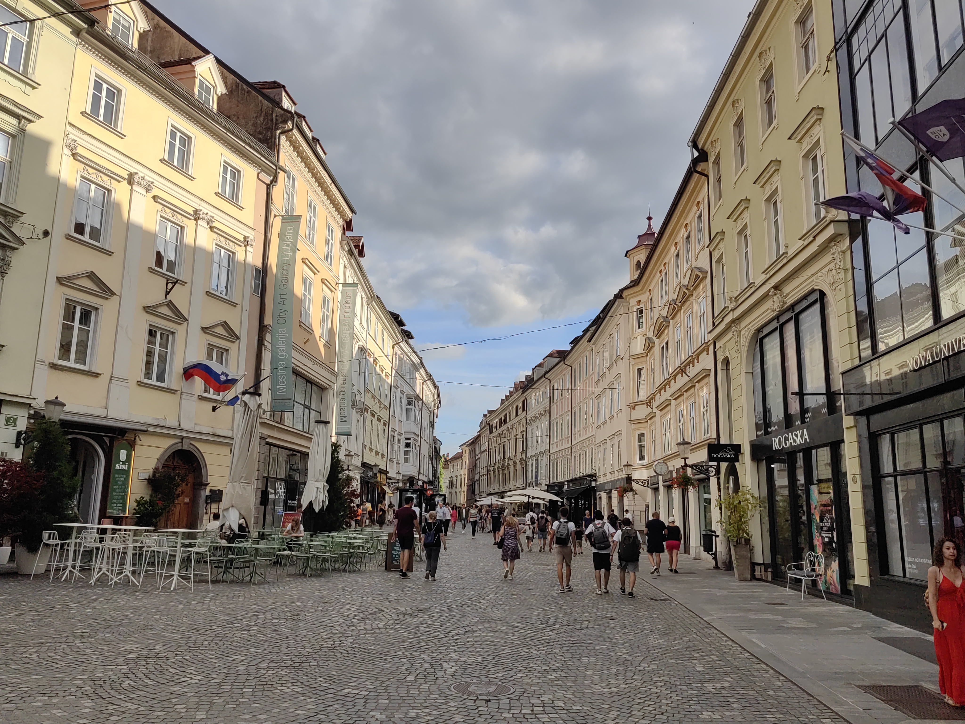 Gostinski vrtovi, Mestni trg