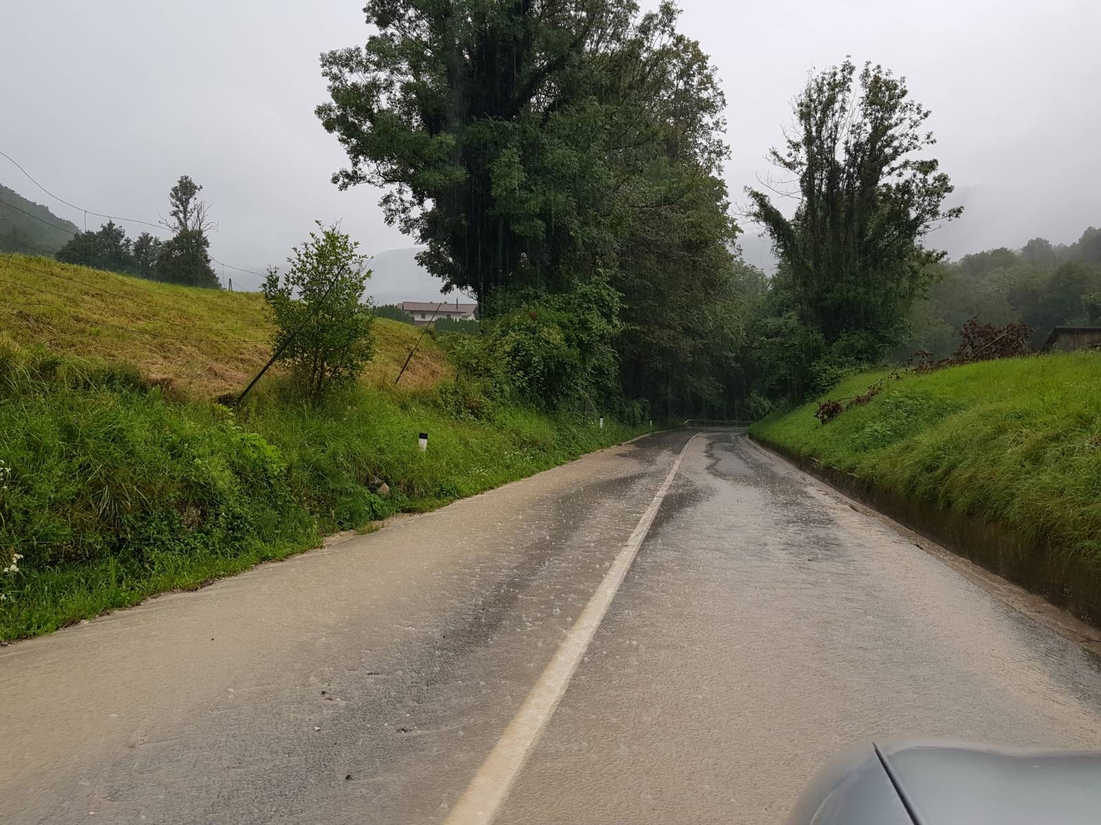 Tolmin, poplavljeno cestišče