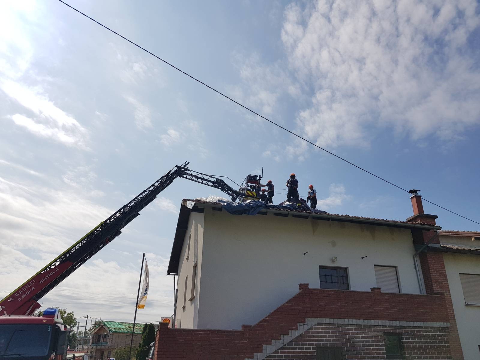 Tornado v Ilirski Bistrici je poškodoval več objektov