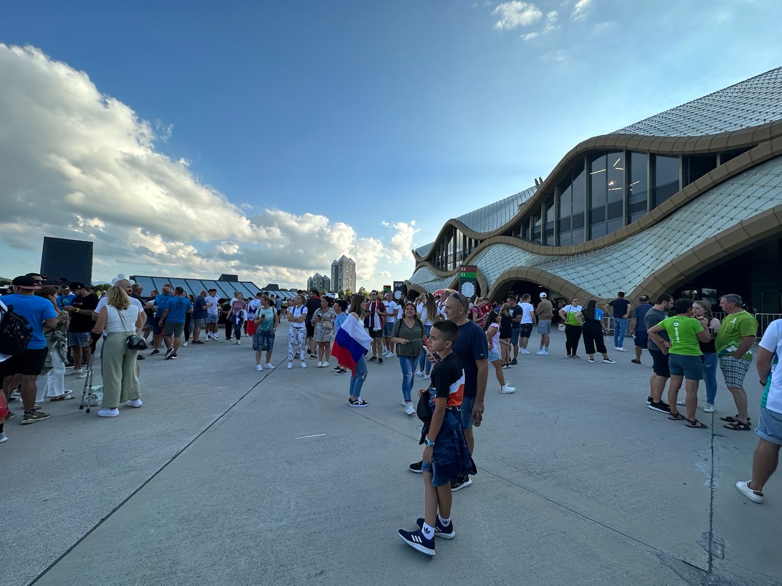 Vzdušje pred tekmo v Stožicah. (Foto: N1)