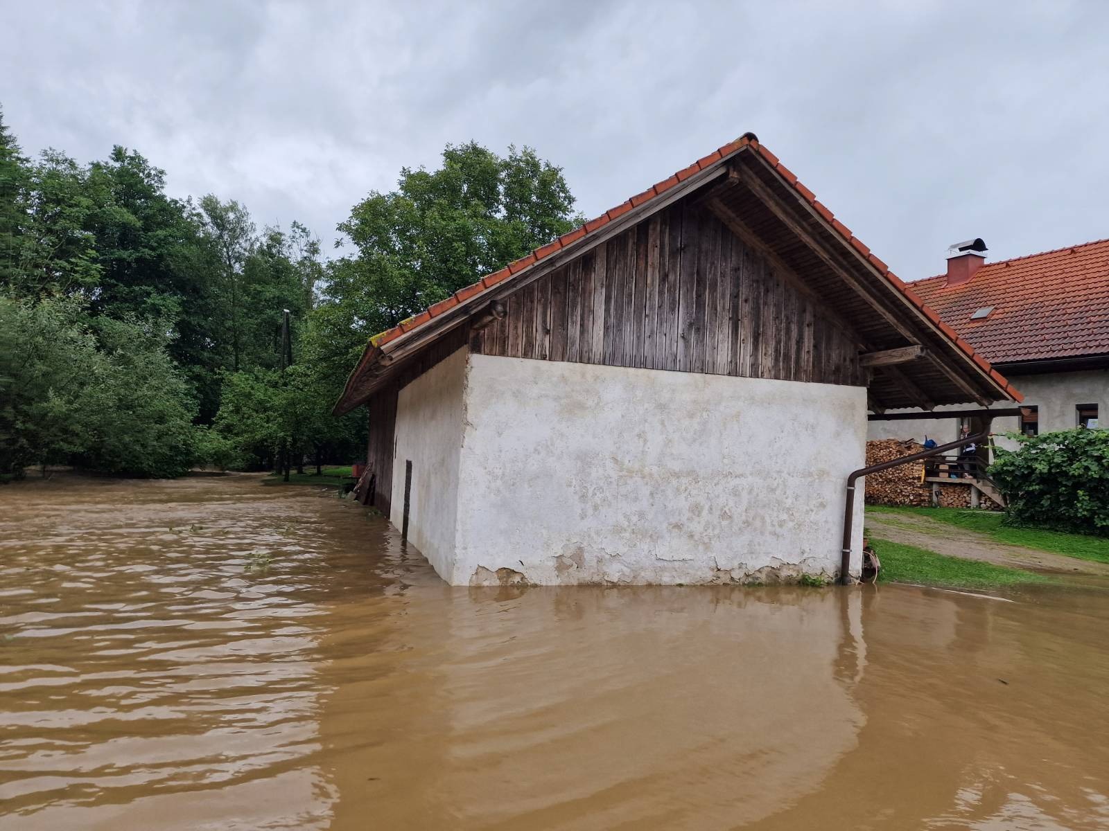 Poplavljanje reke Mislinje v Mislinjski Dobravi (foto: Aljaž Uršej/N1)
