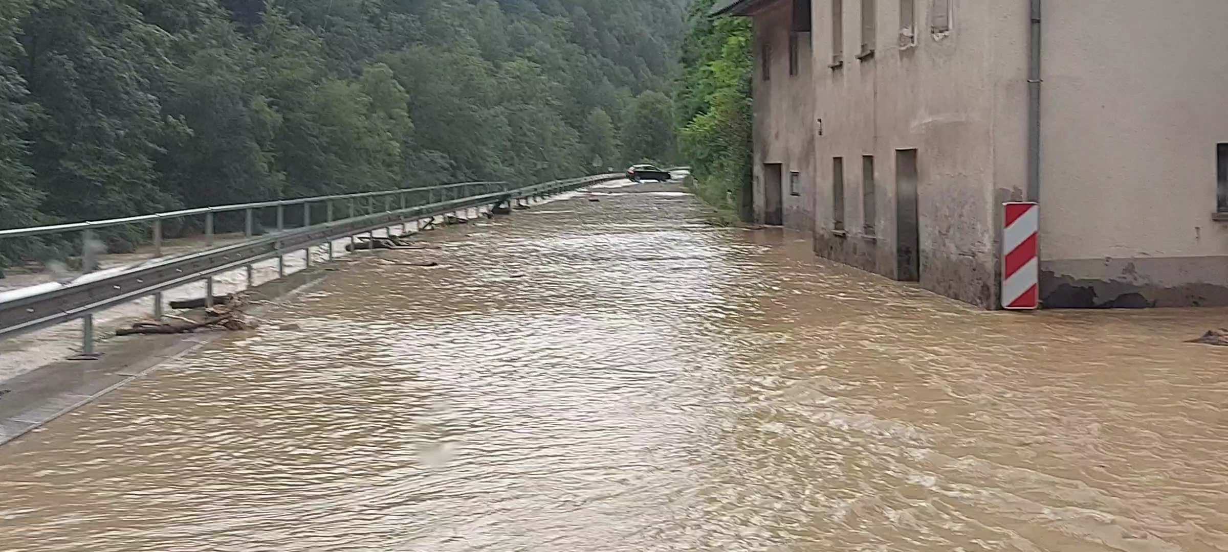 Cesta Spodnja Idrija - Cerkno pri potoku Grda grapa