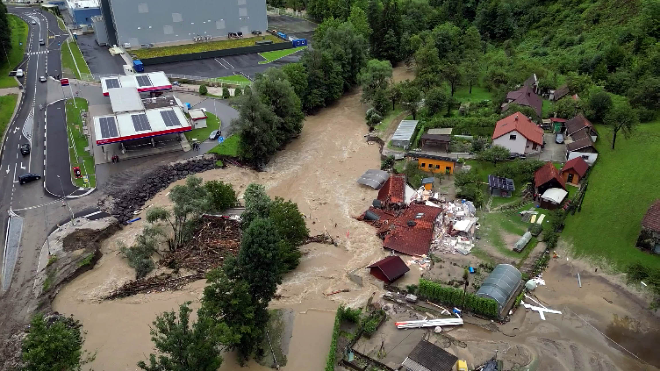 Uničenje po poplavah v Prevaljah