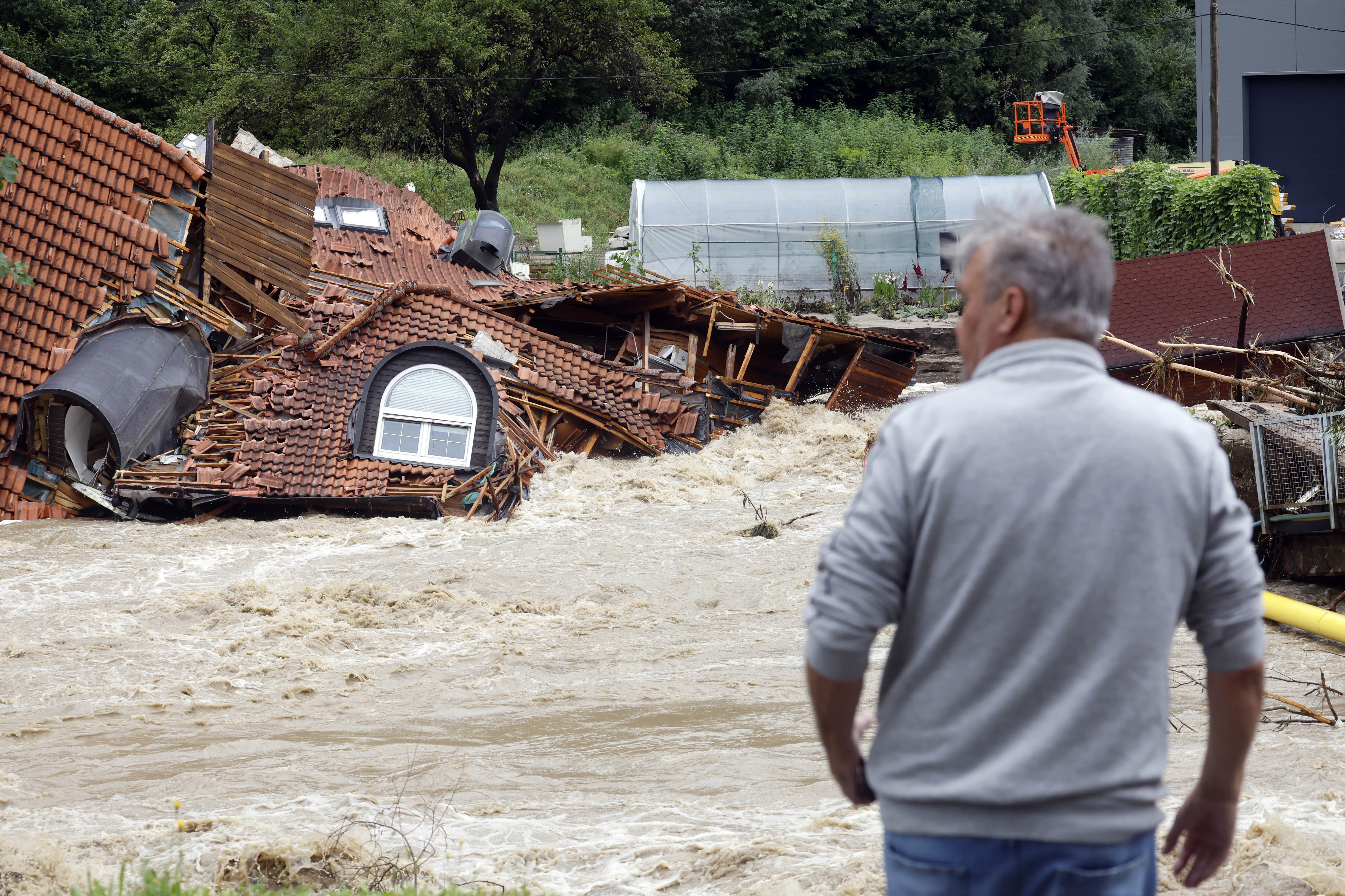 Uničenje po poplavah v Prevaljah