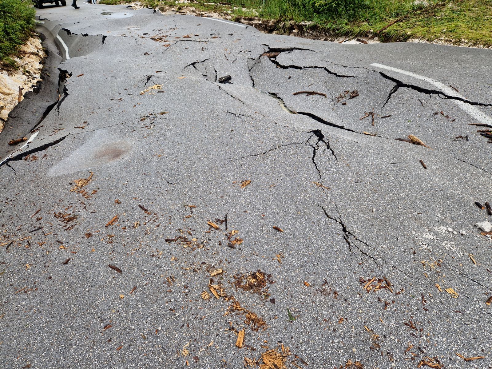 Kamnik poplave, ceste