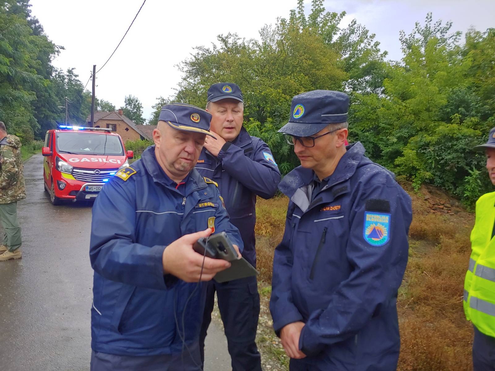 Obrambni minister Marjan Šarec si je ogledal območje poplavljanja Mure (foto: N1)