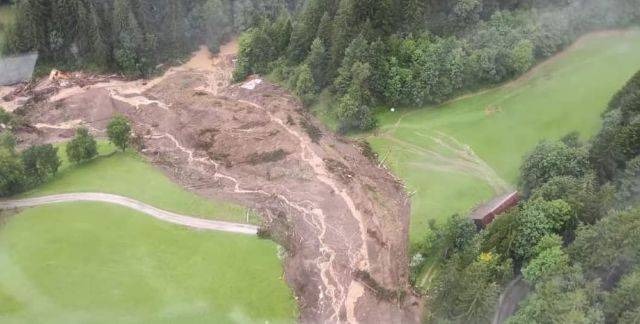 Plaz, ki je zasul eno od kmetij, Luče, poplave 2023