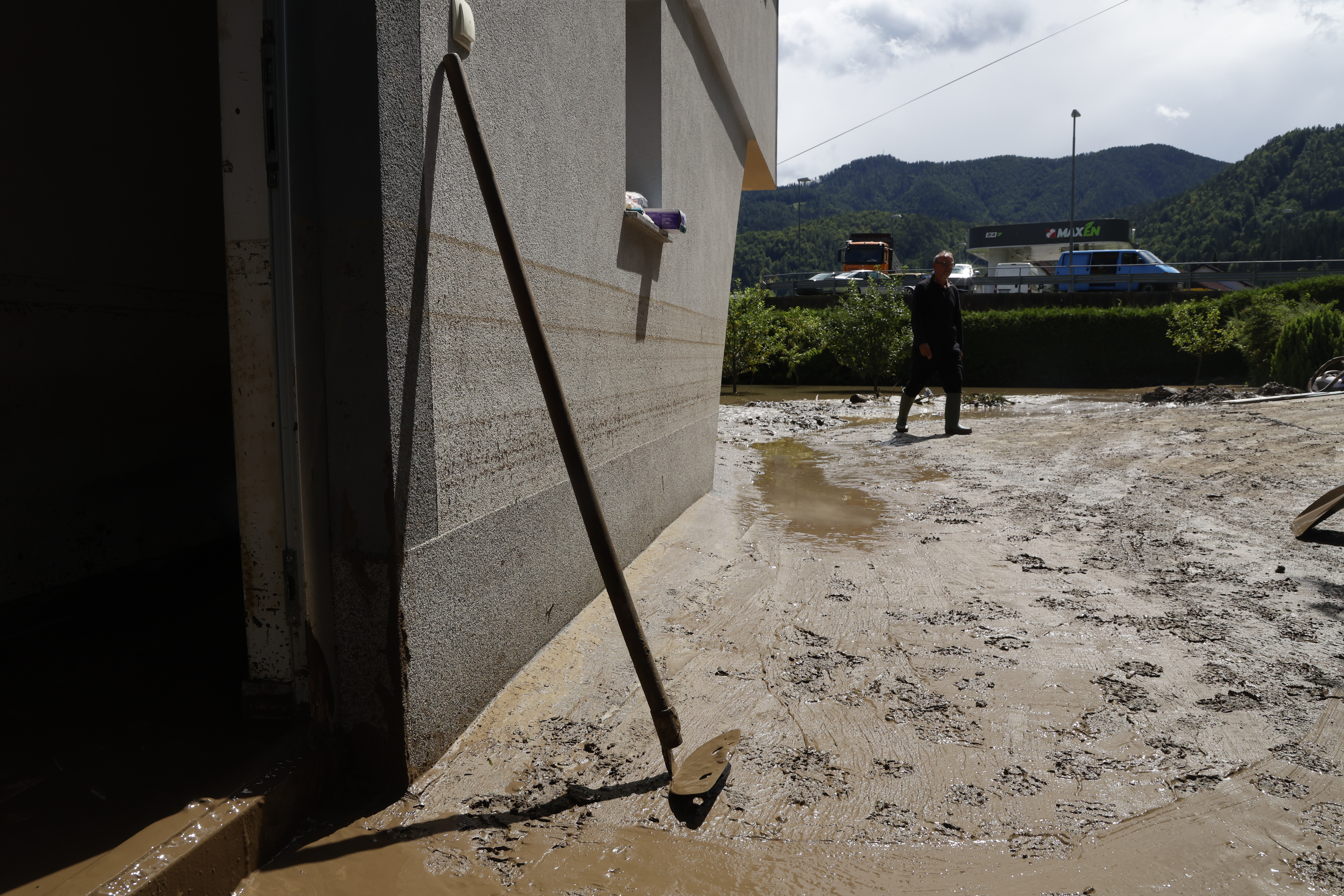 Uničenje po poplavah v Mežici. (Borut Živulović/BOBO)