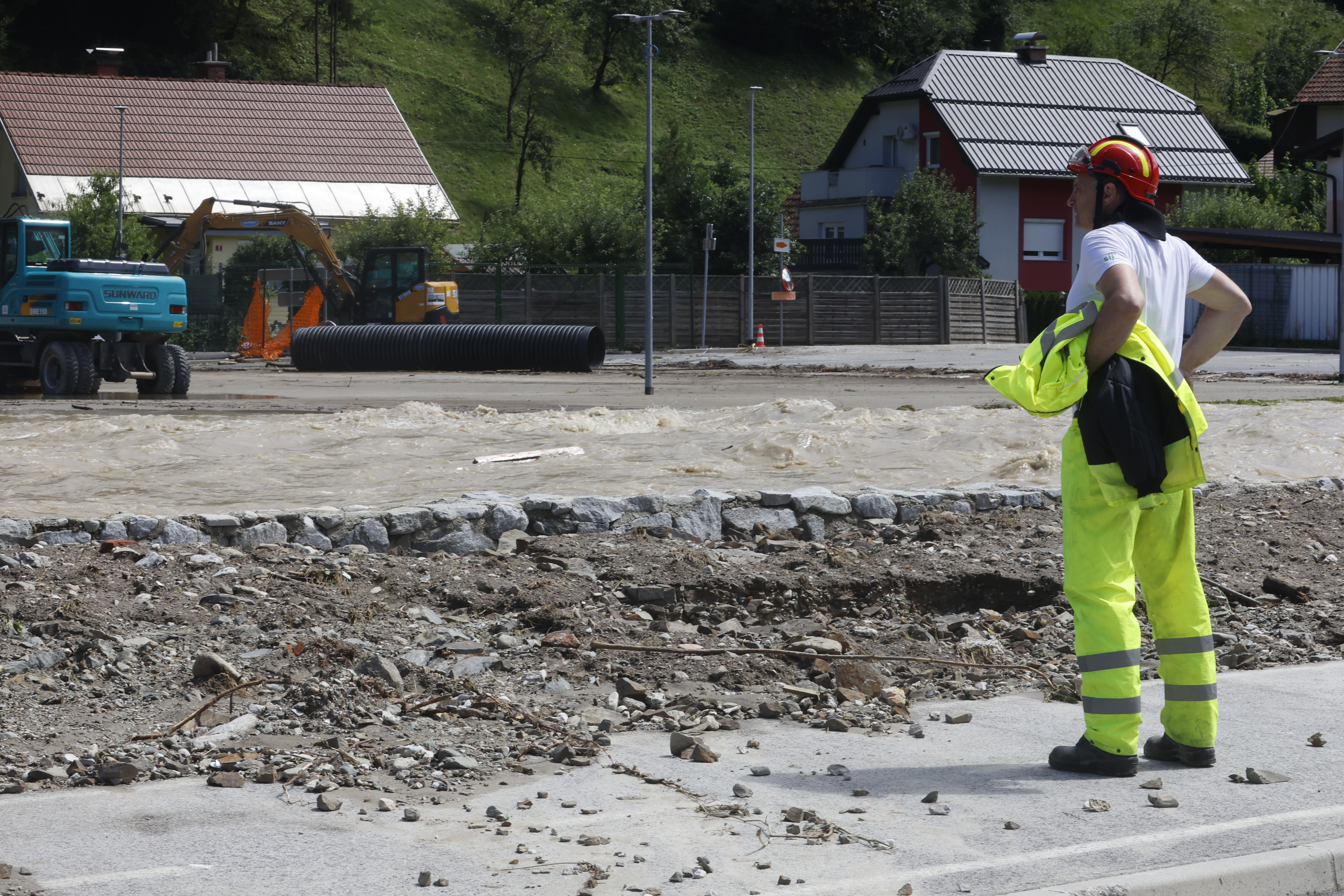 uničenje, poplava, mežica, koroška, sanacija