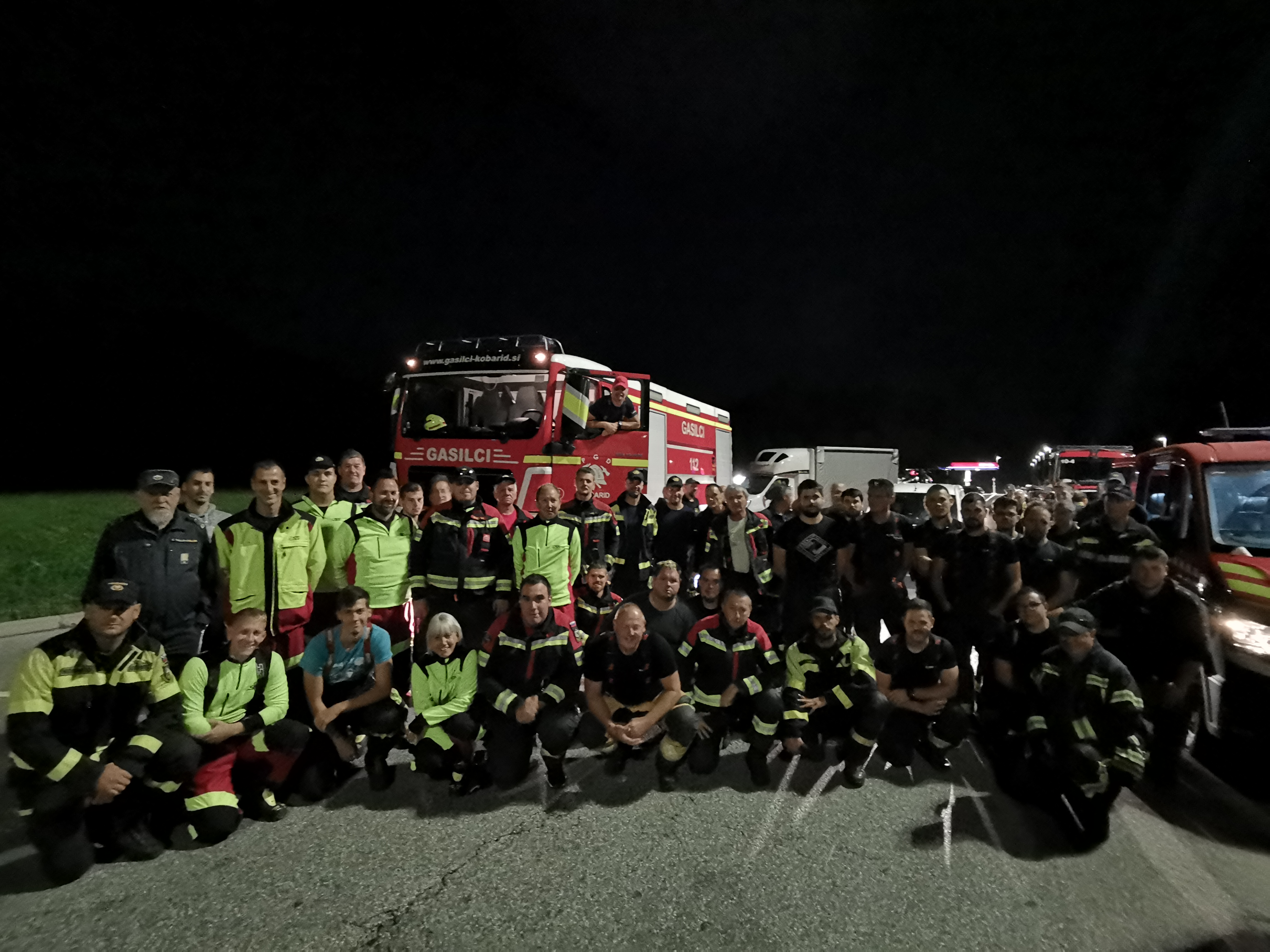 Gasilci in gasilke iz GZ Kobarid in GZ Goriške. (Ervin Čurlič / regijski štab CZ za severno Primorsko)