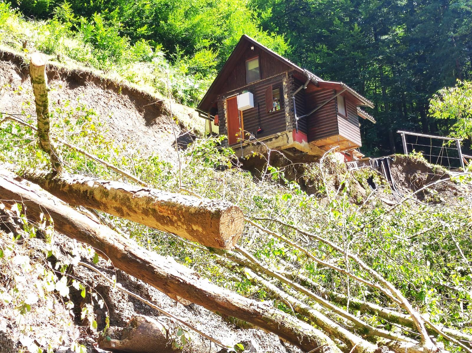 Posledice vremenske ujme v Hrastnici, avgust 2023. Foto: N1