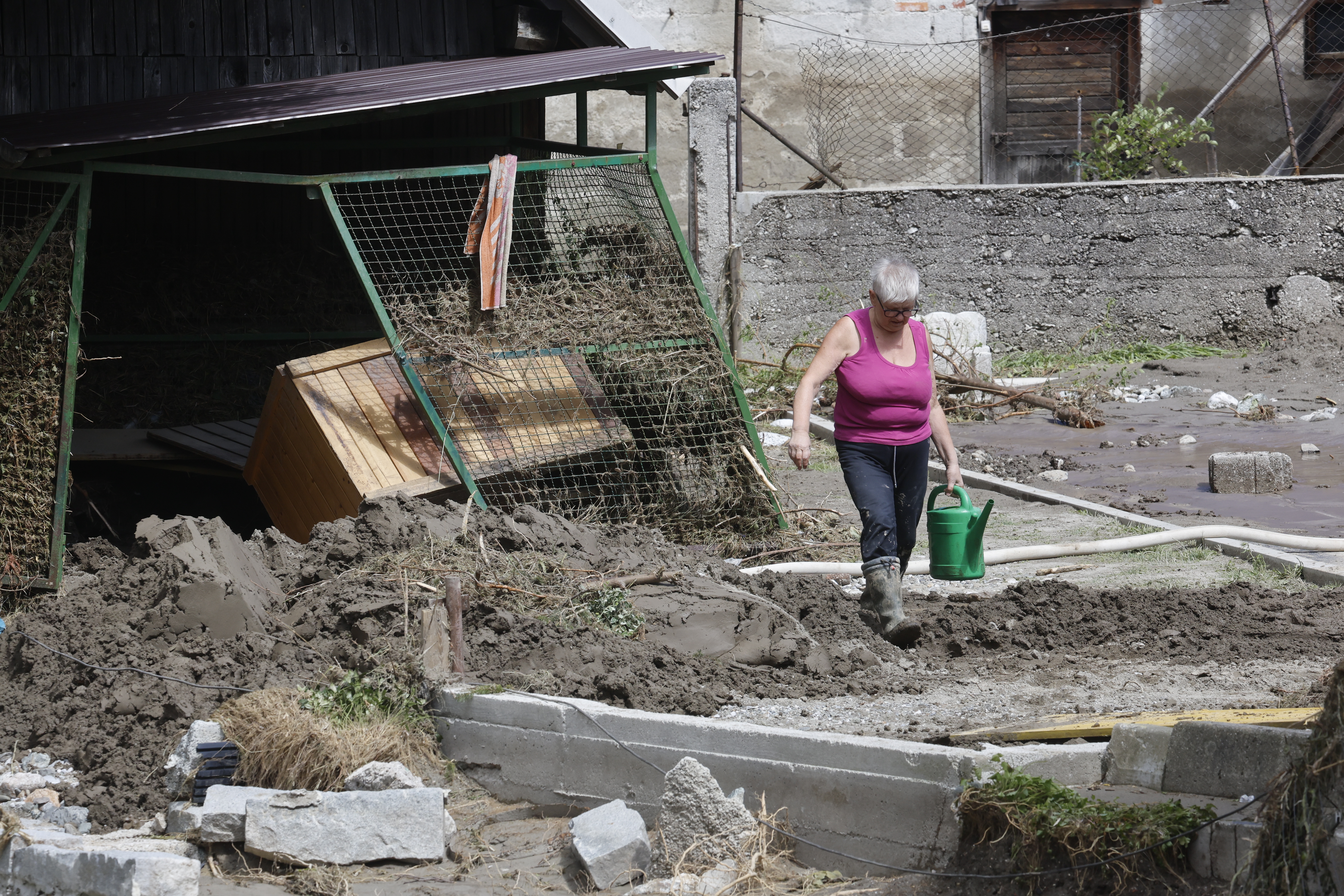 Saniranje po poplavi, Črna na Koroškem