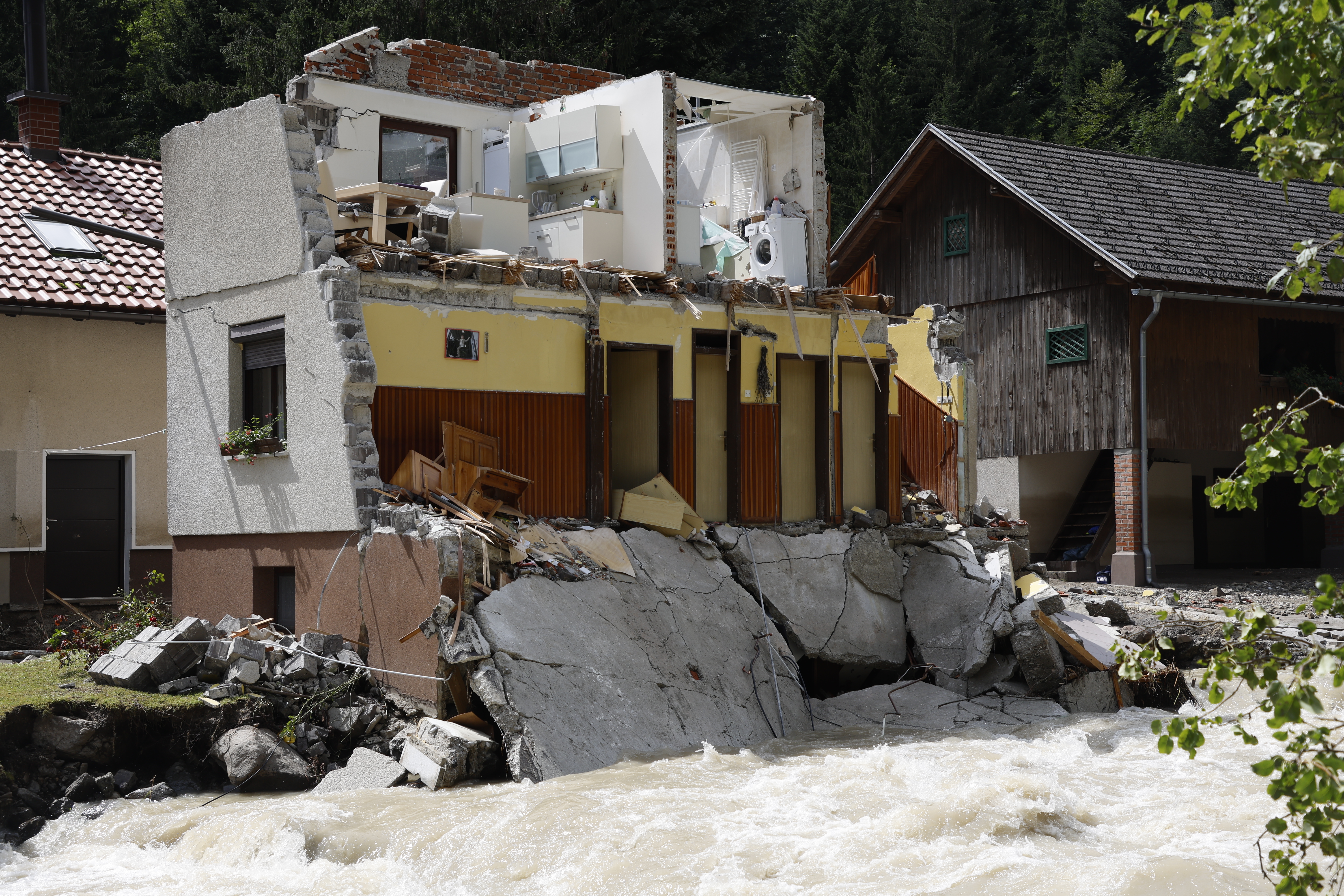 poplave, občina Luče, naselje Raduha, sanacija, Zgornja Savinjska dolina, neurje, reka, plaz