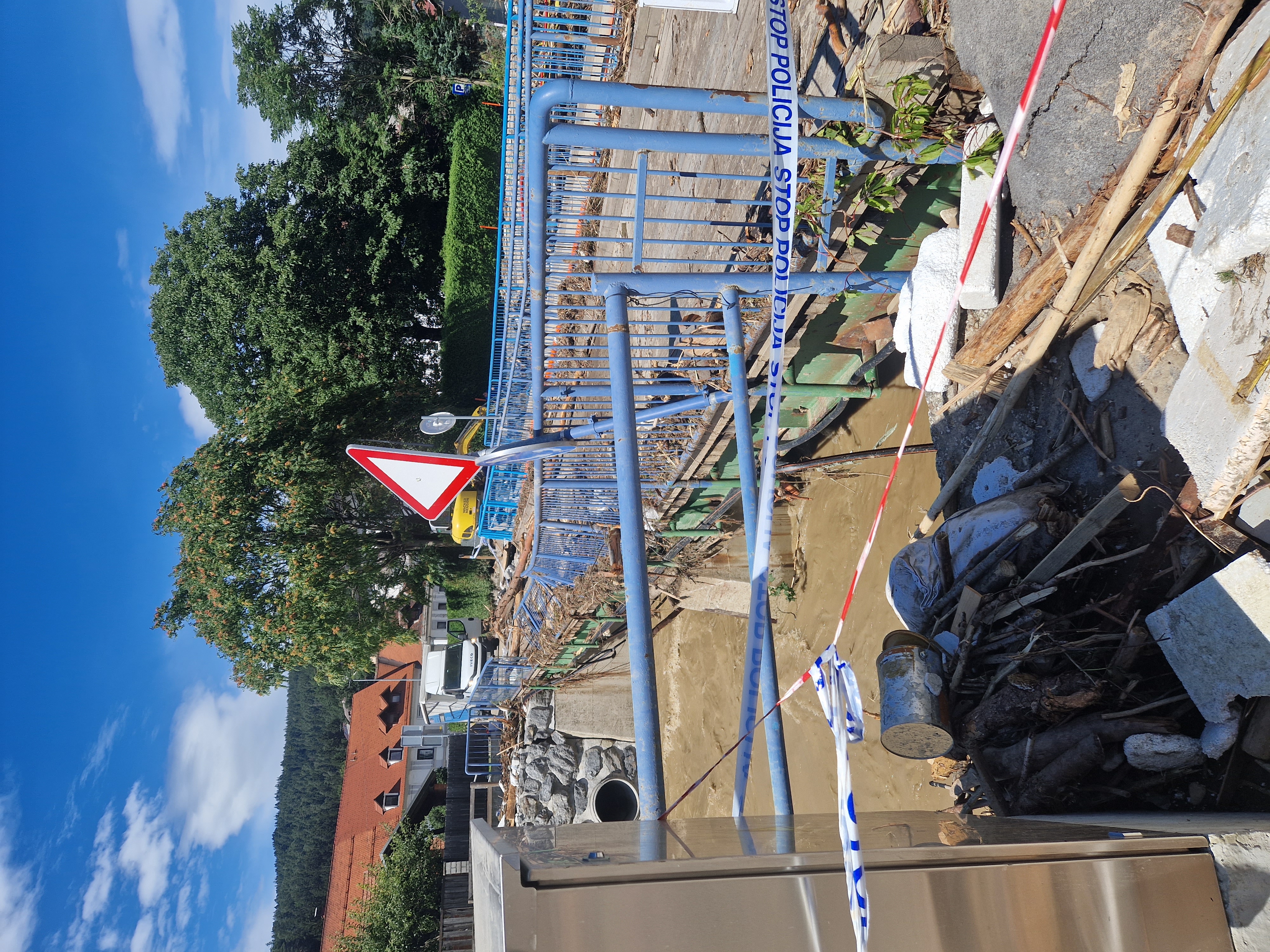 most čez mežo, leše, prevalje