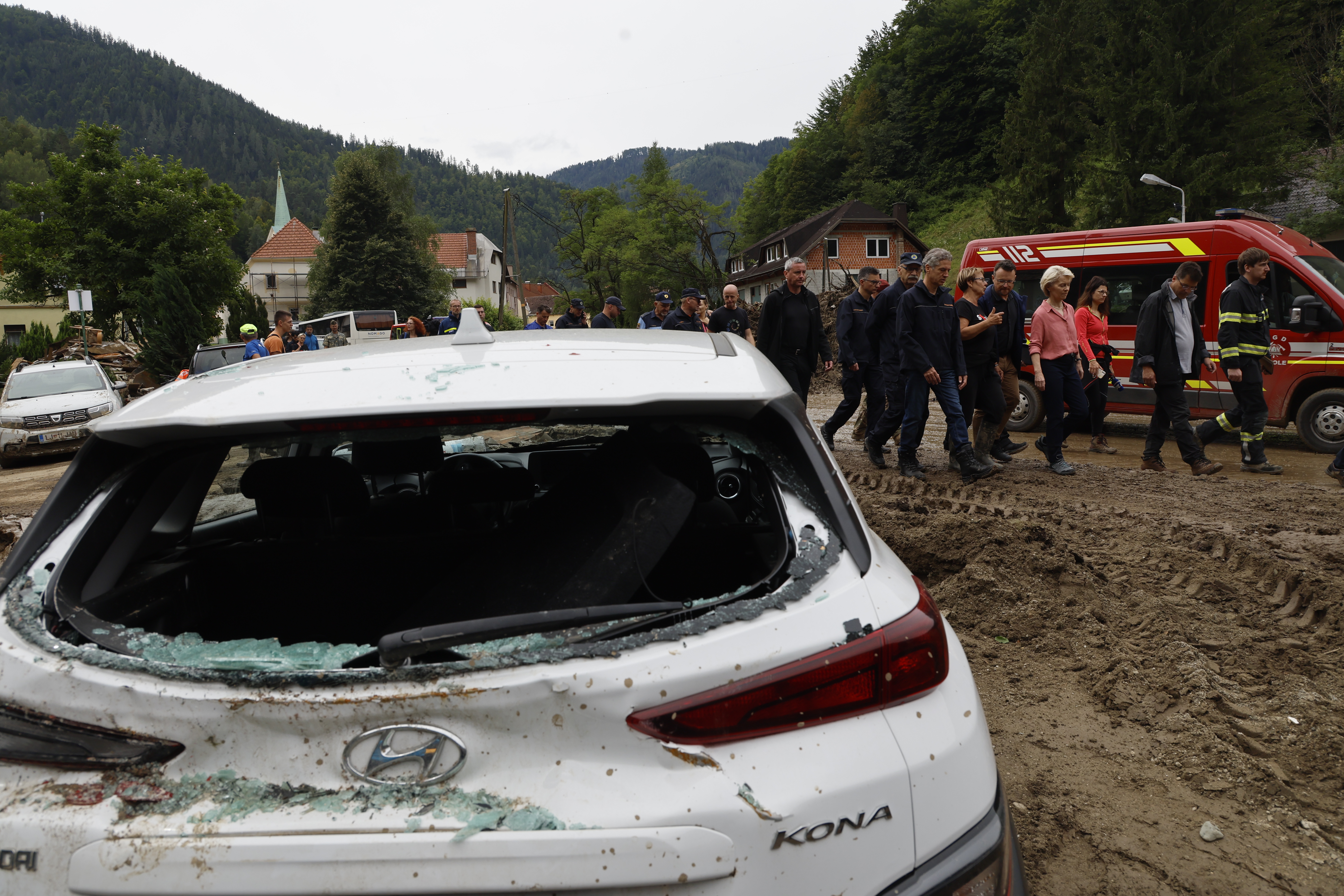 Robert Golob in Ursula von der Leyen na obisku v Črni na Koroškem (Foto: Borut Živulović /BOBO)