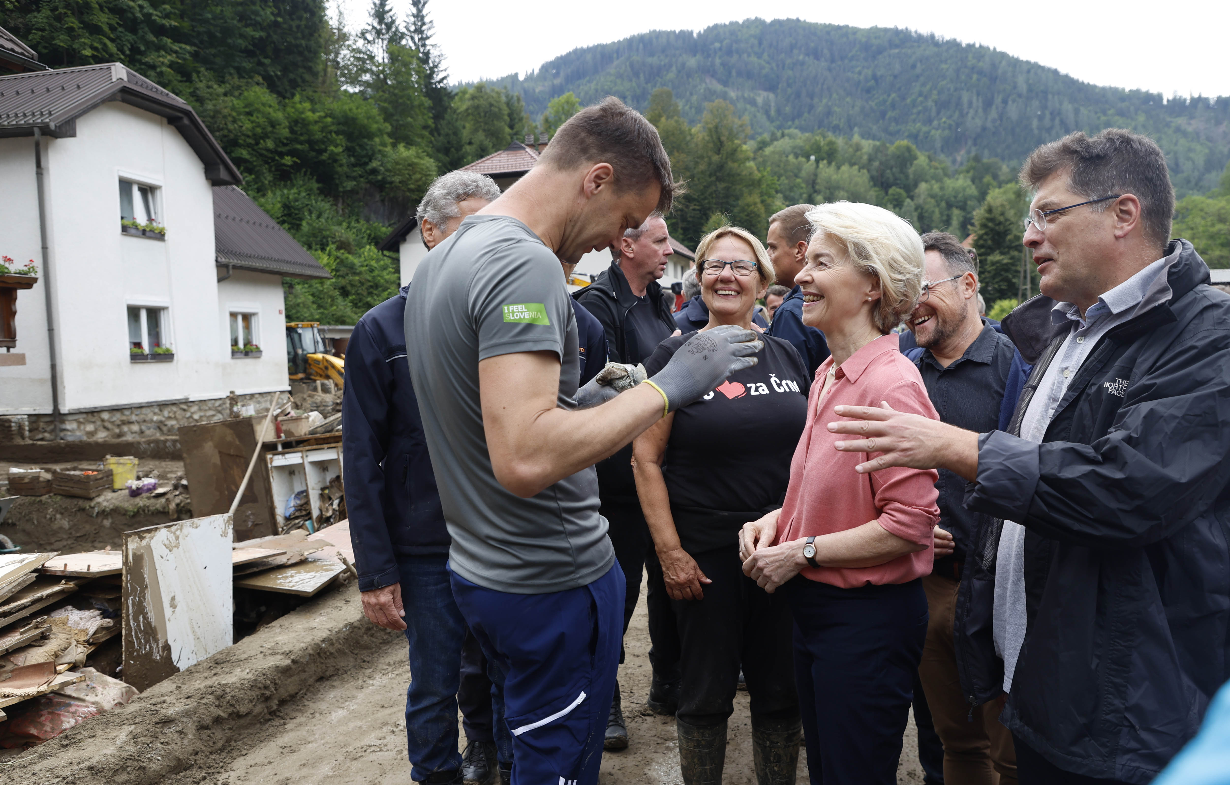 Robert Golob in Ursula von der Leyen na obisku v Črni na Koroškem (Foto: Borut Živulović /BOBO)