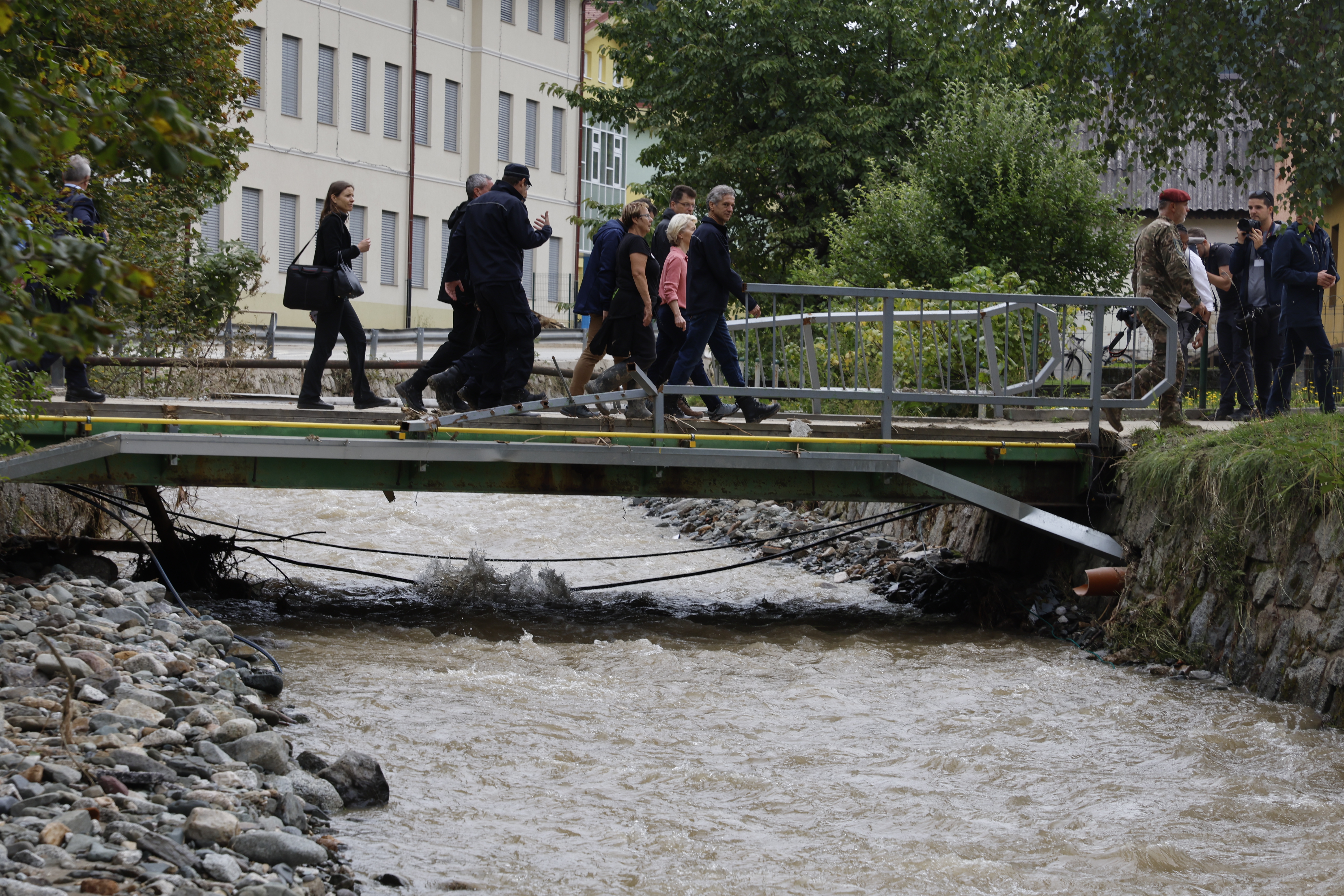 Robert Golob in Ursula von der Leyen na obisku v Črni na Koroškem