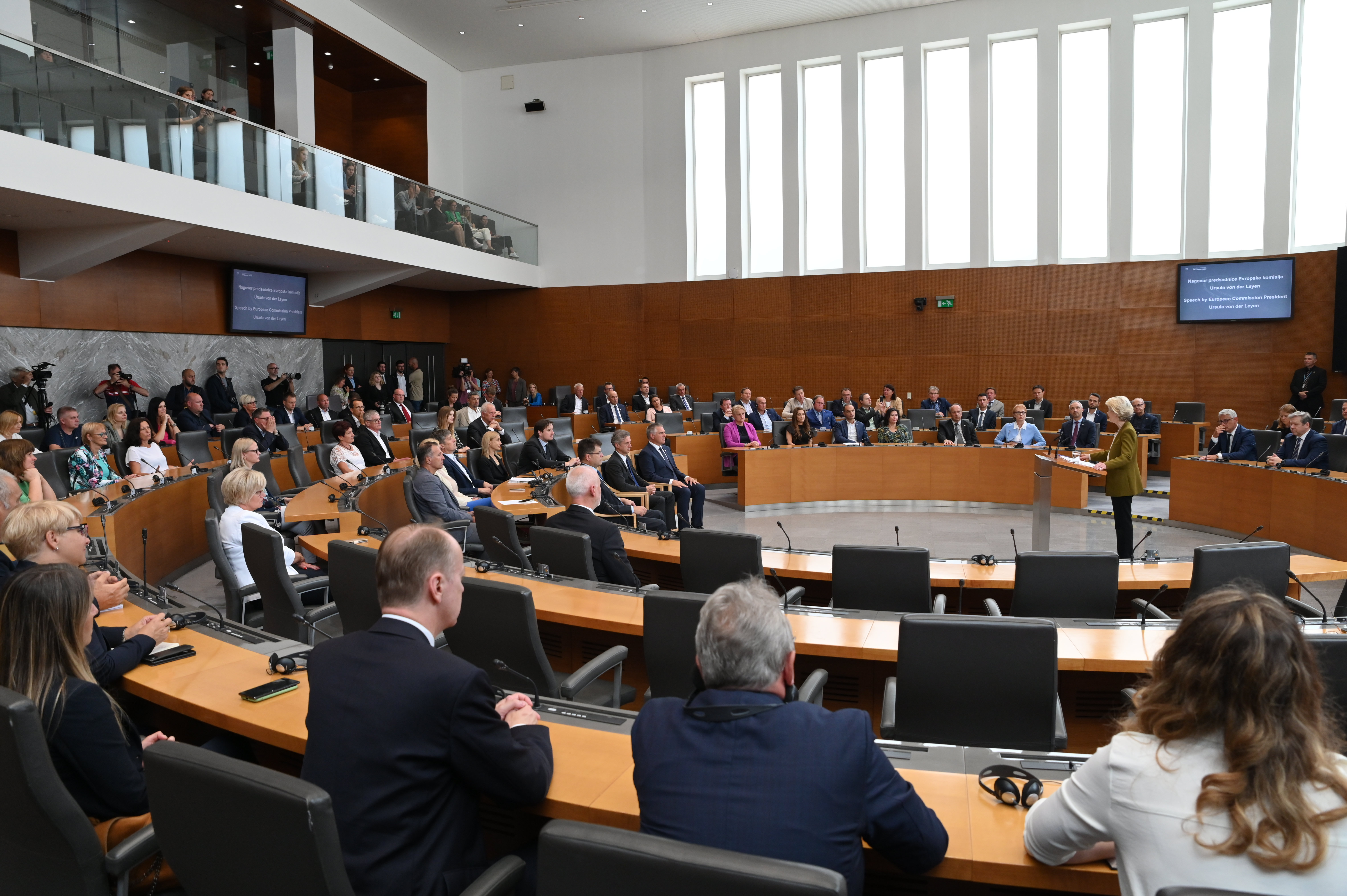 Ursula von der Leyen, državni zbor, von der leyen, predsednica evropske komisije, Robert Golob