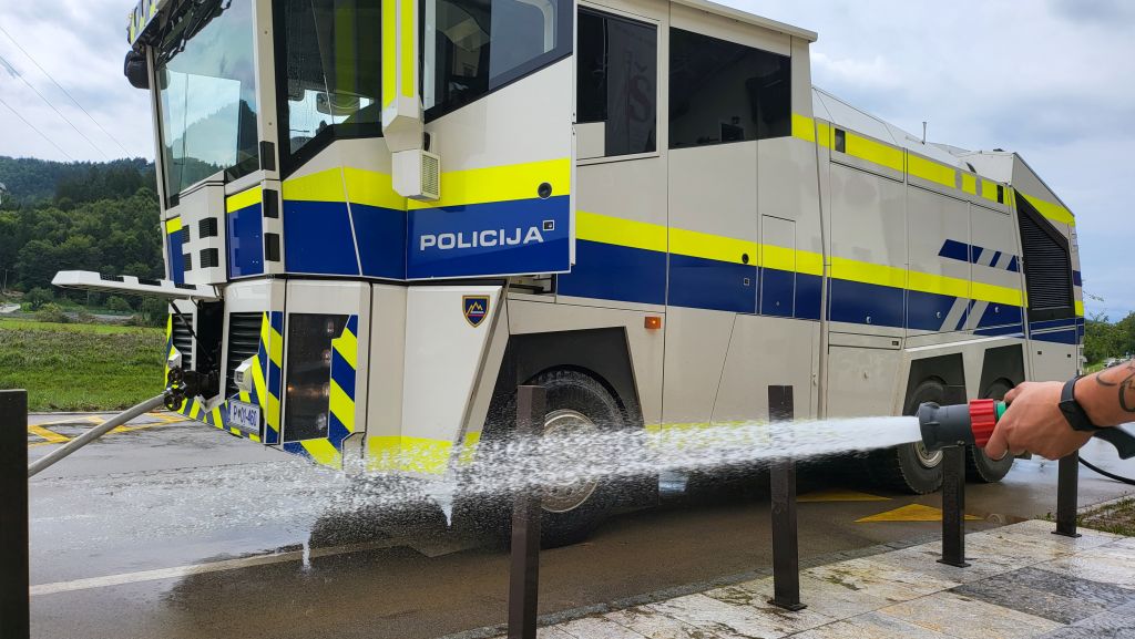 policijski vodni top, Gorenjska, poplave