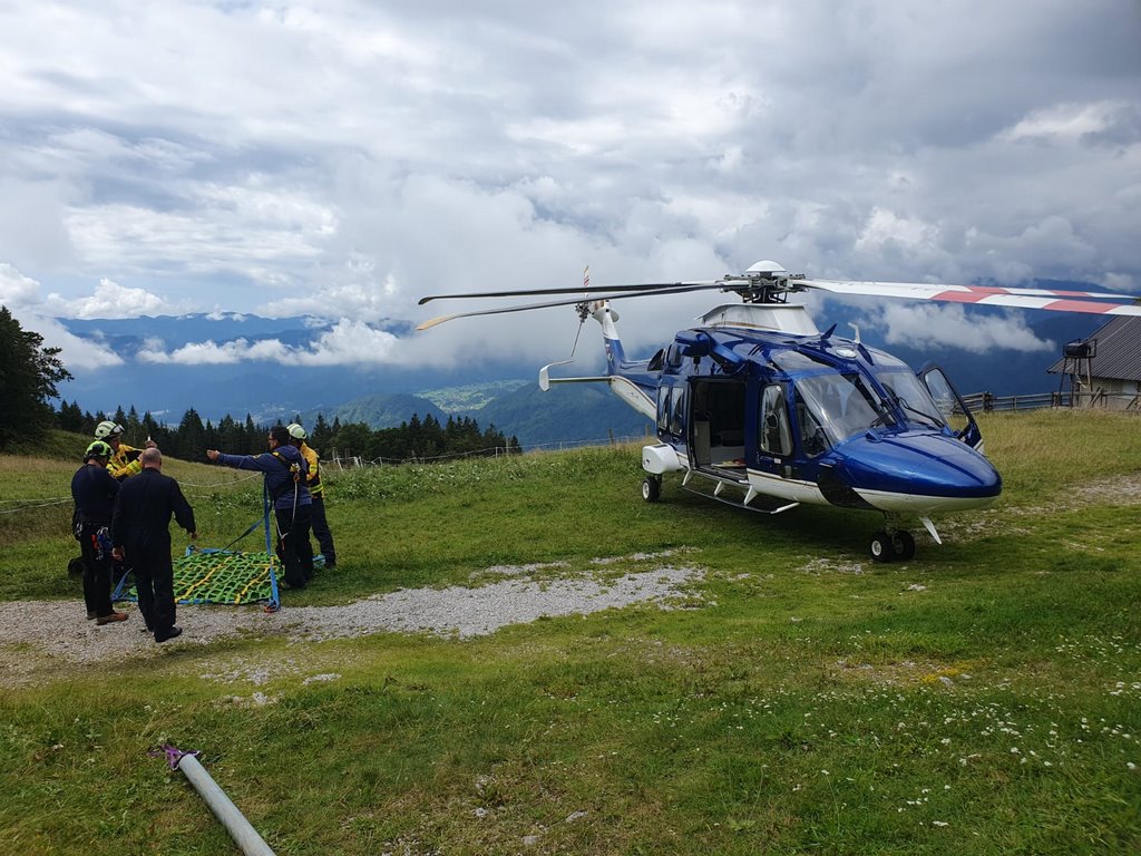 Policijski helikopter