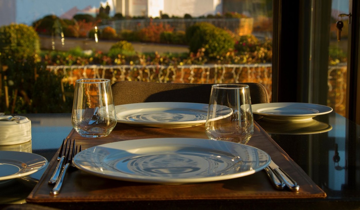 restavracija, miza, pogrinjek