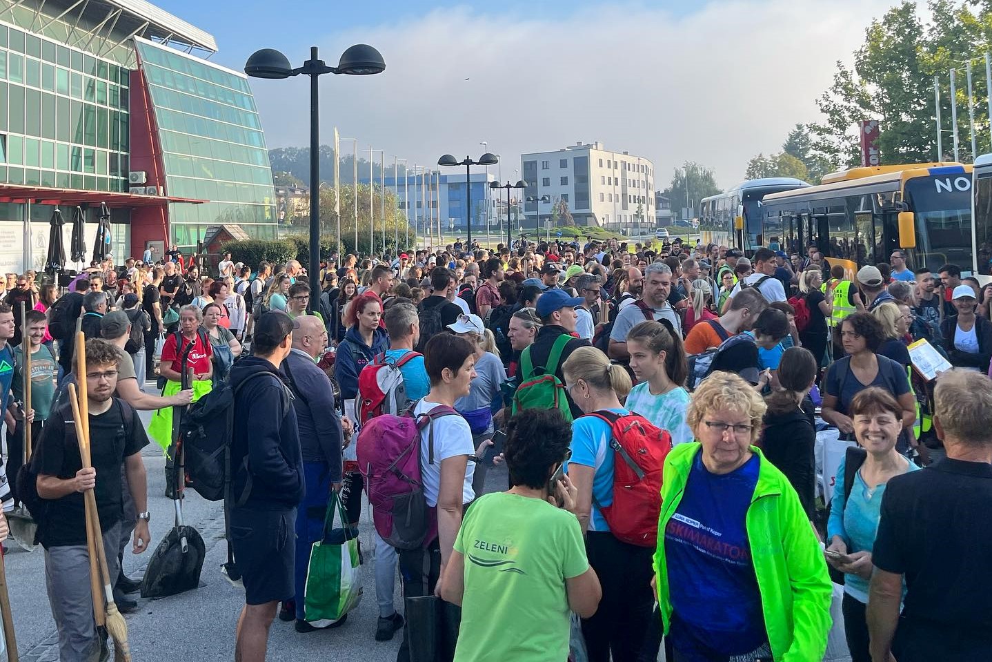 Zbiranje prostovoljcev na dan solidarnosti v Celju (foto: @Matija Kovač - župan Mestne občine Celje/FACEBOOK)