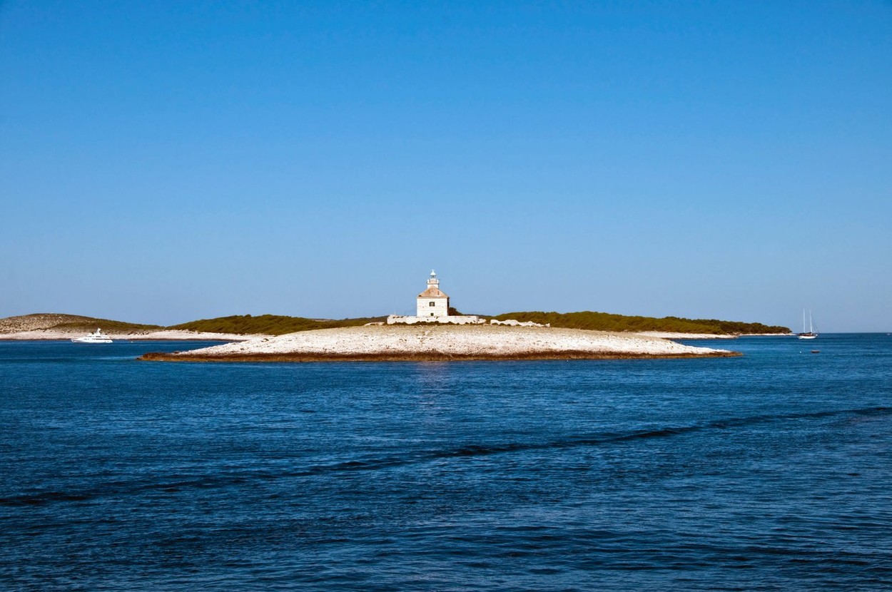 Pokonji dol, hrvaška, hvar, otok