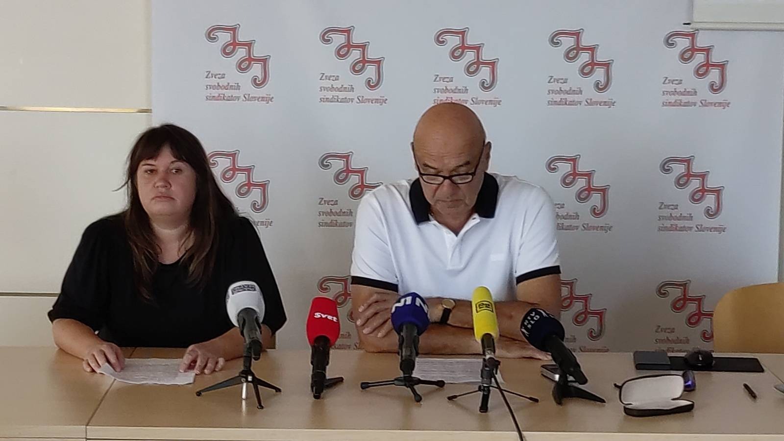 Sindikat delavcev trgovine Slovenije,ladi rožič,tina skubic,damjana ajd,trgovine,odprtje