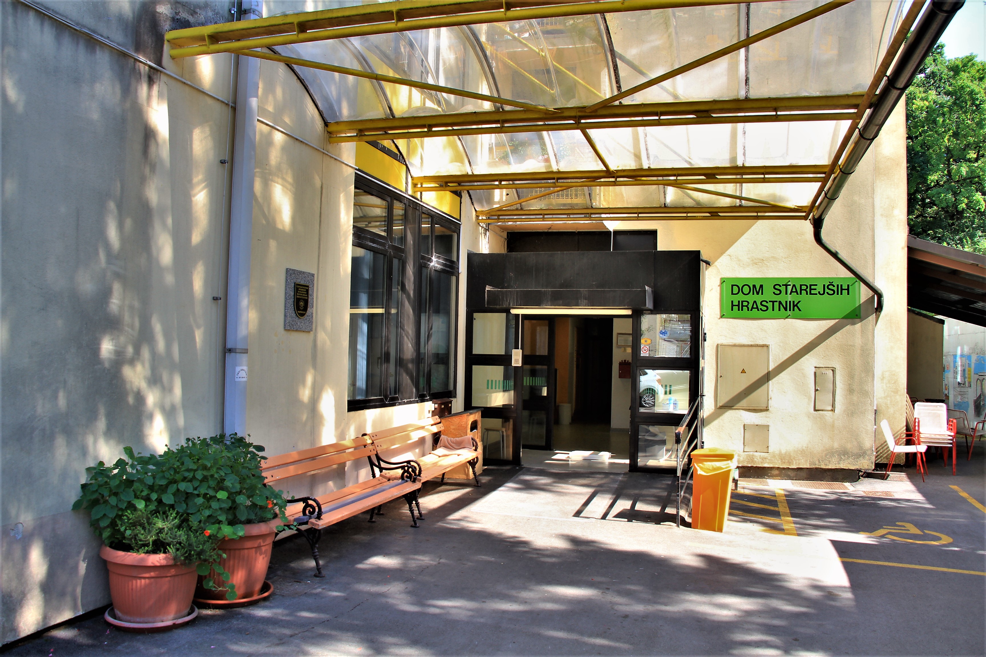 dso, dom starejših, hrastnik