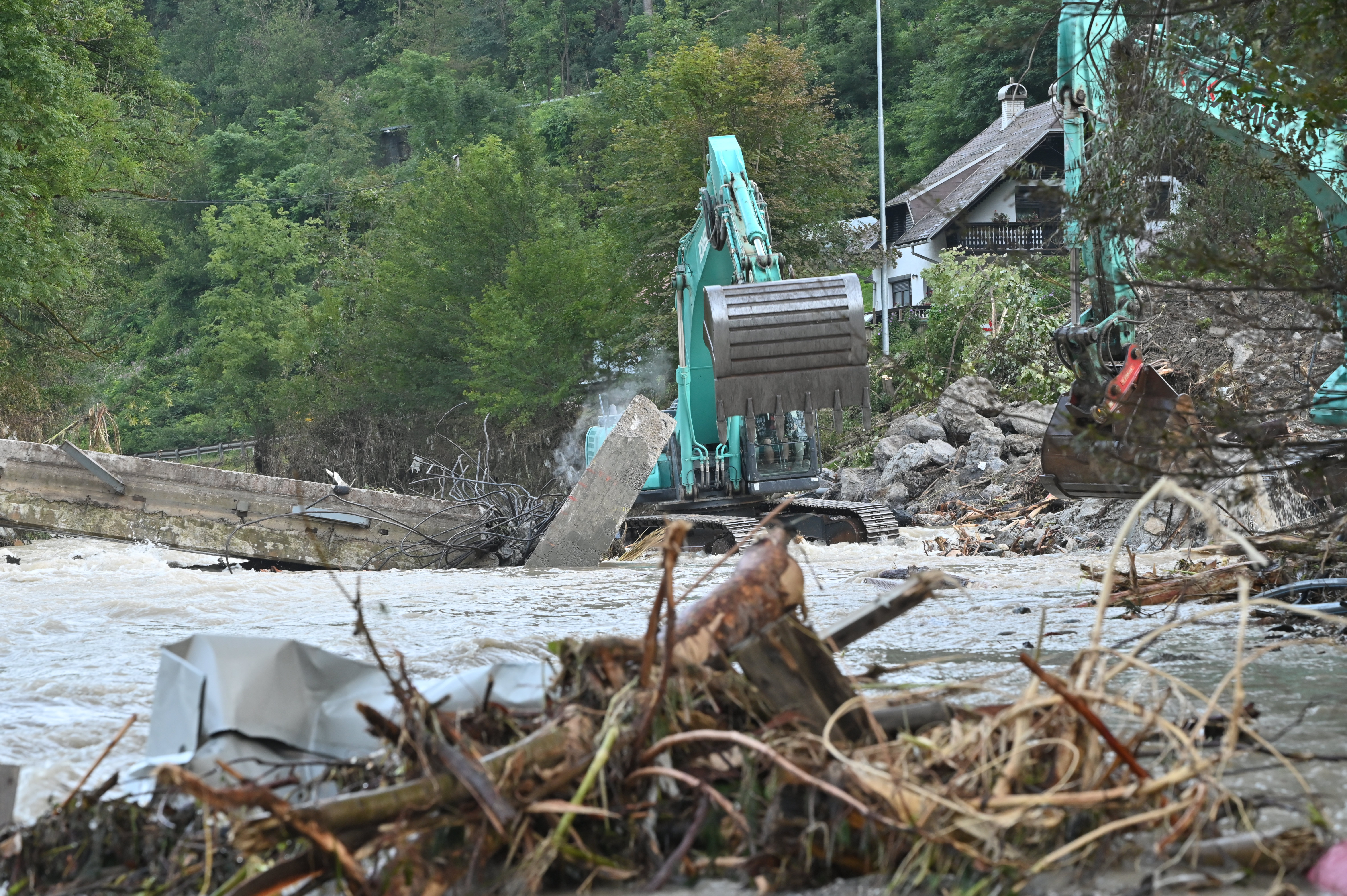 poplave 2023, Meža, čiščenje struge, reka,