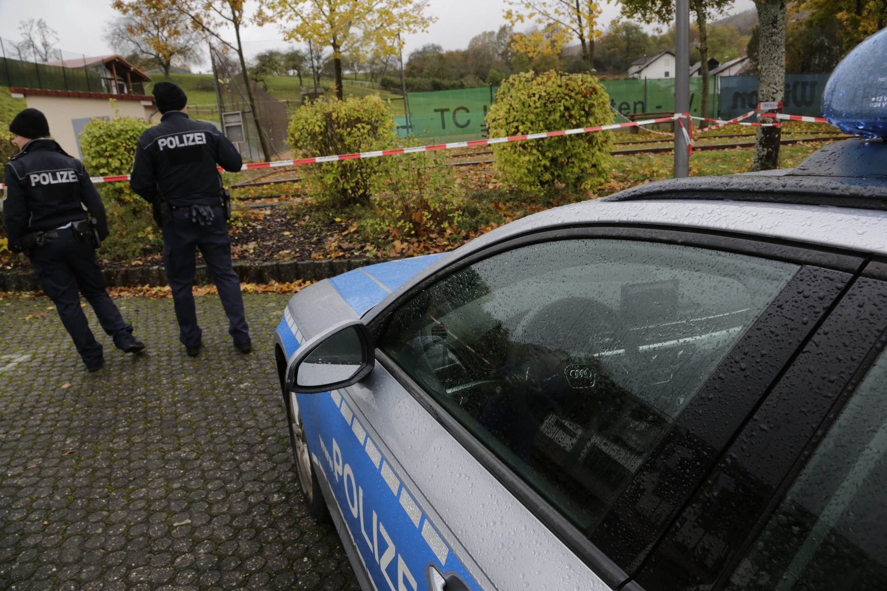 Nemčija, policija, napad z nožem